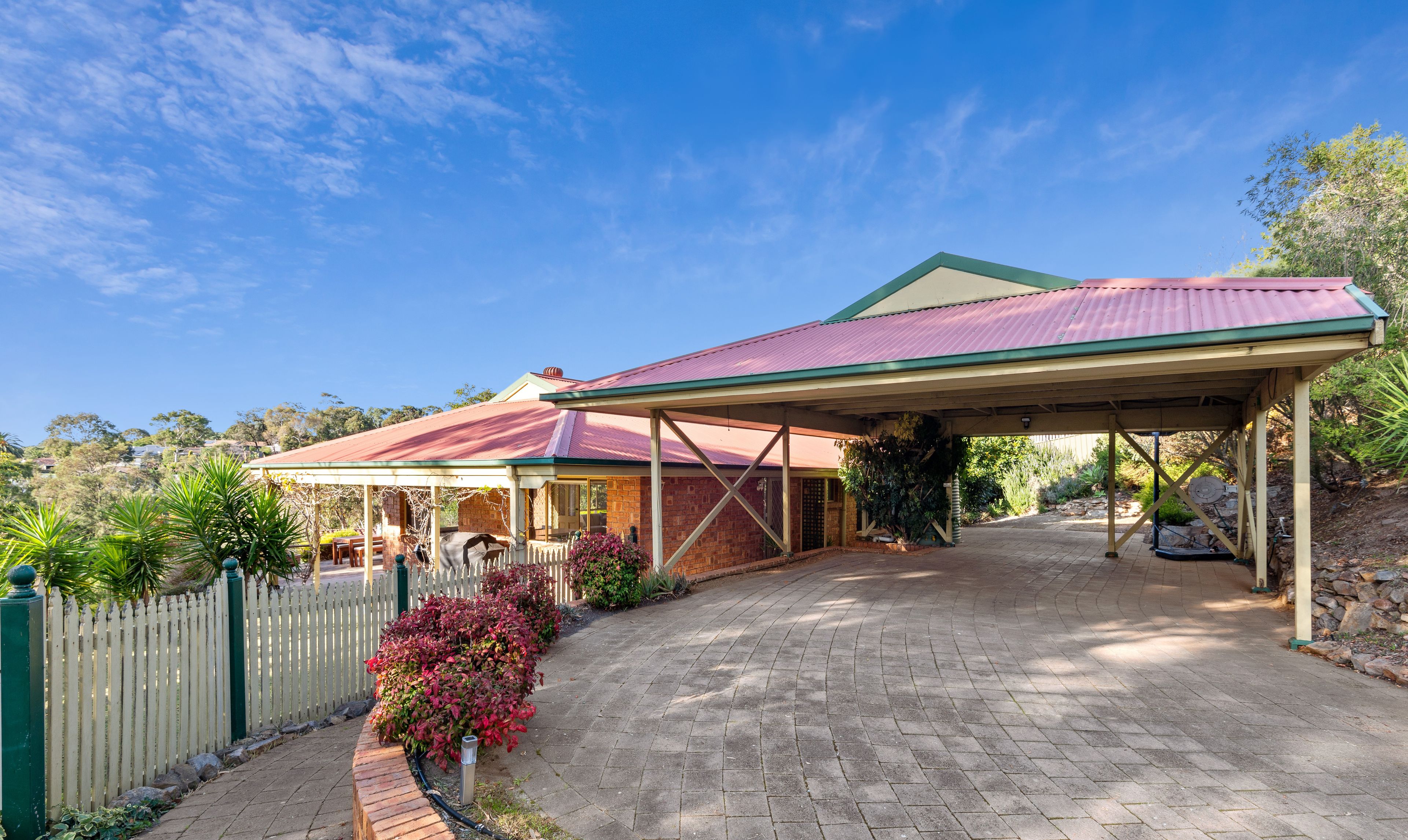 23 Sunnybanks Drive, Happy Valley SA 5159