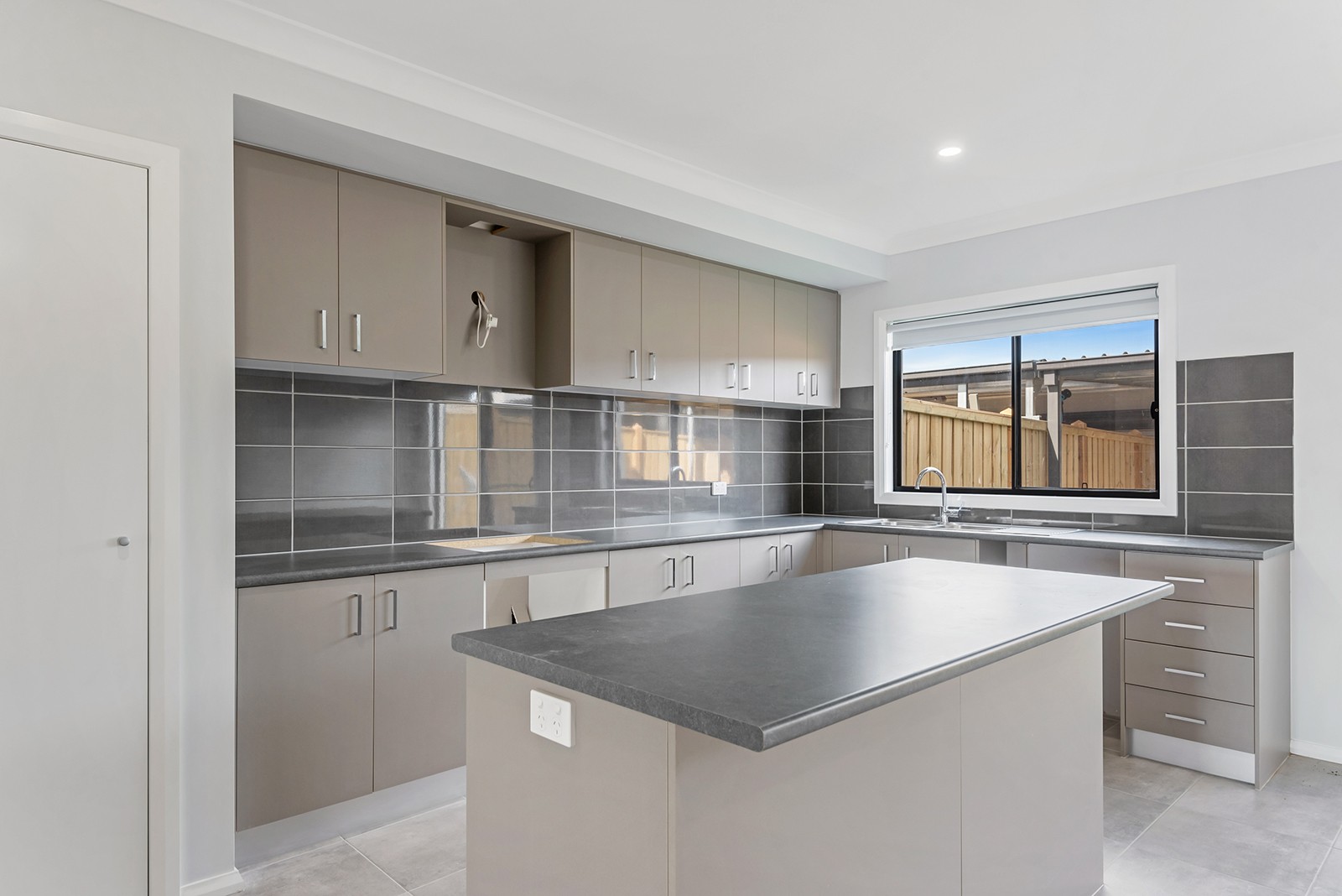 16 Errol Boulevard, Mickleham, VIC 3064