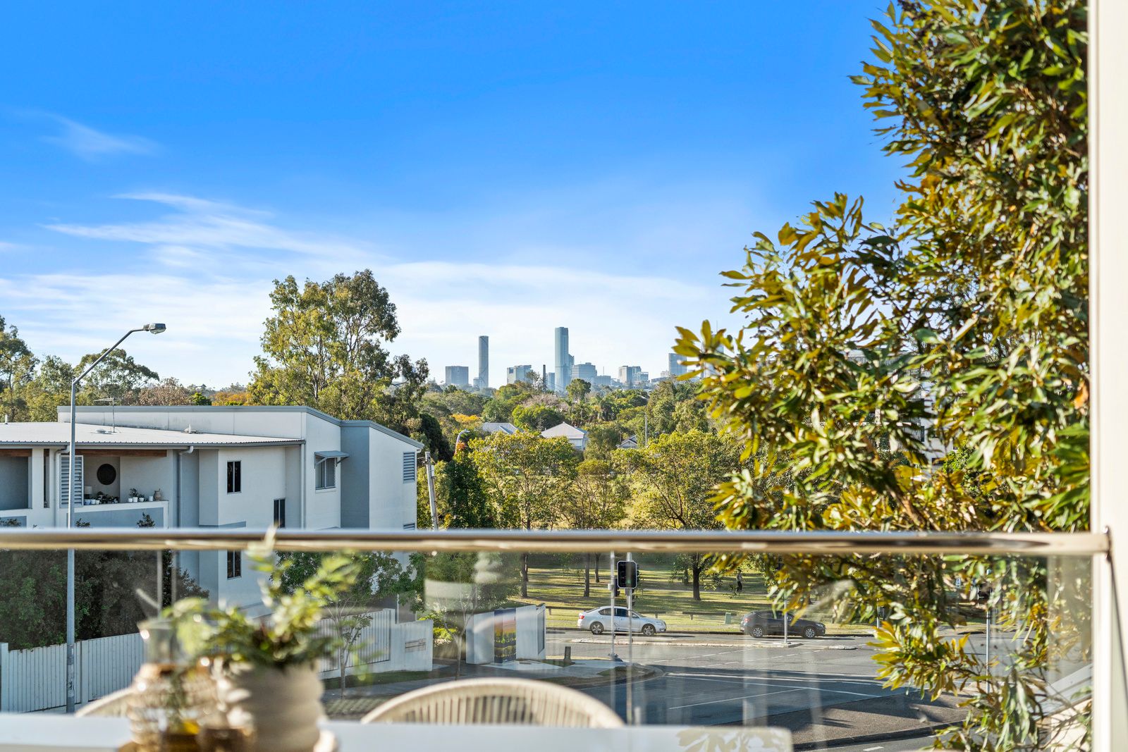 11/6 Ovendean Street — photo from Ray White Annerley