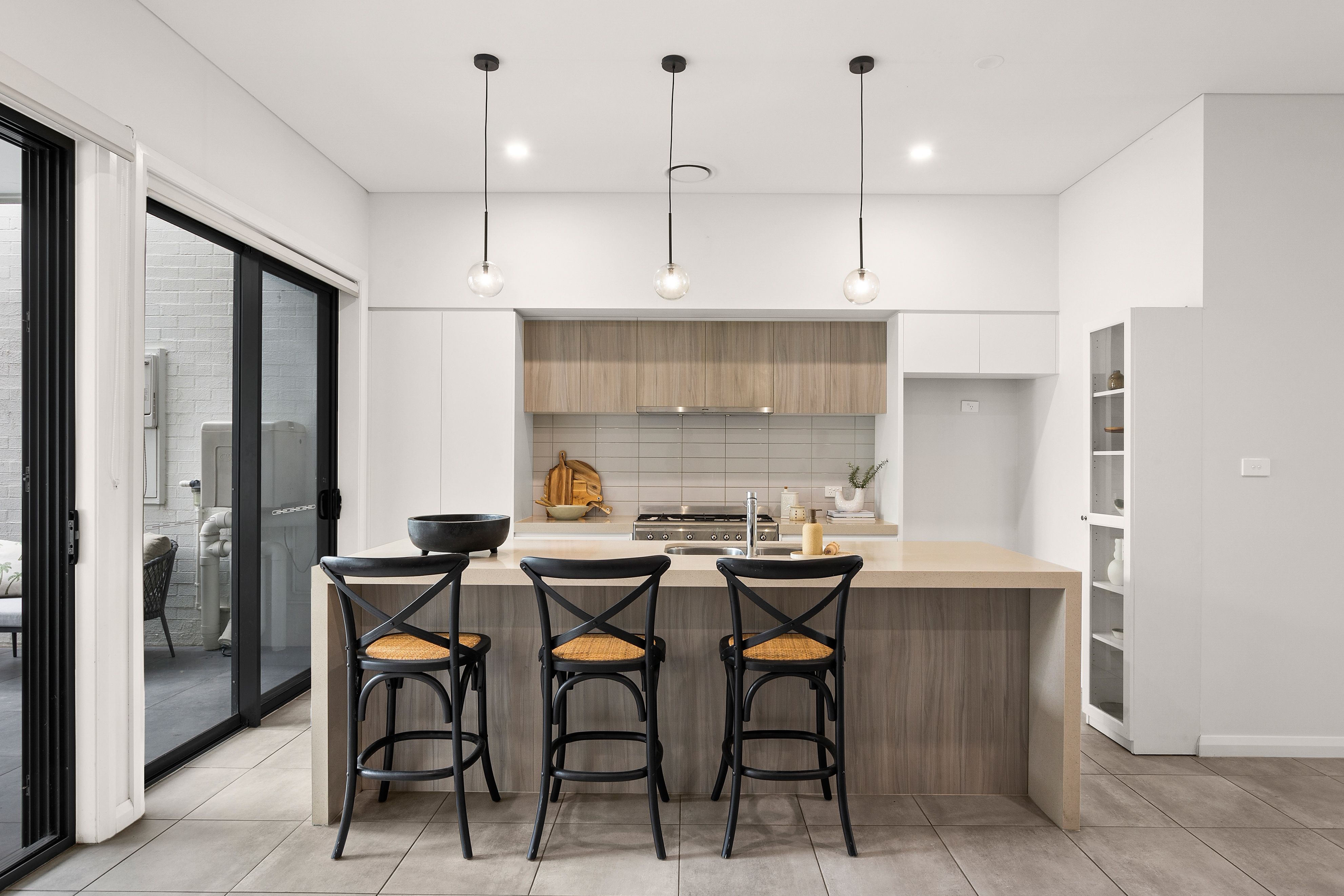2/93 Harbour Boulevard — photo 4 of 12