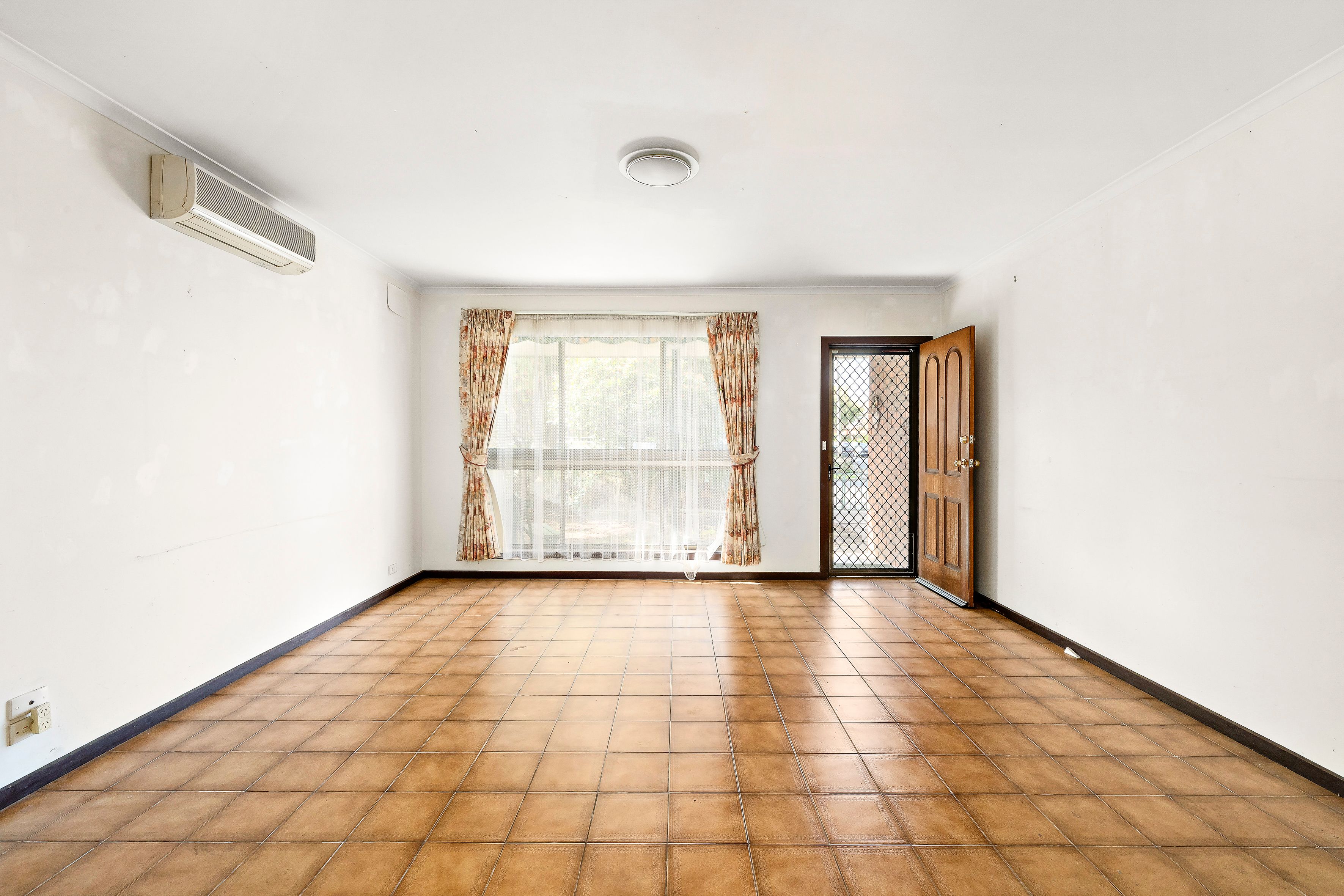 43 Sparks Avenue — photo 5 of 16
