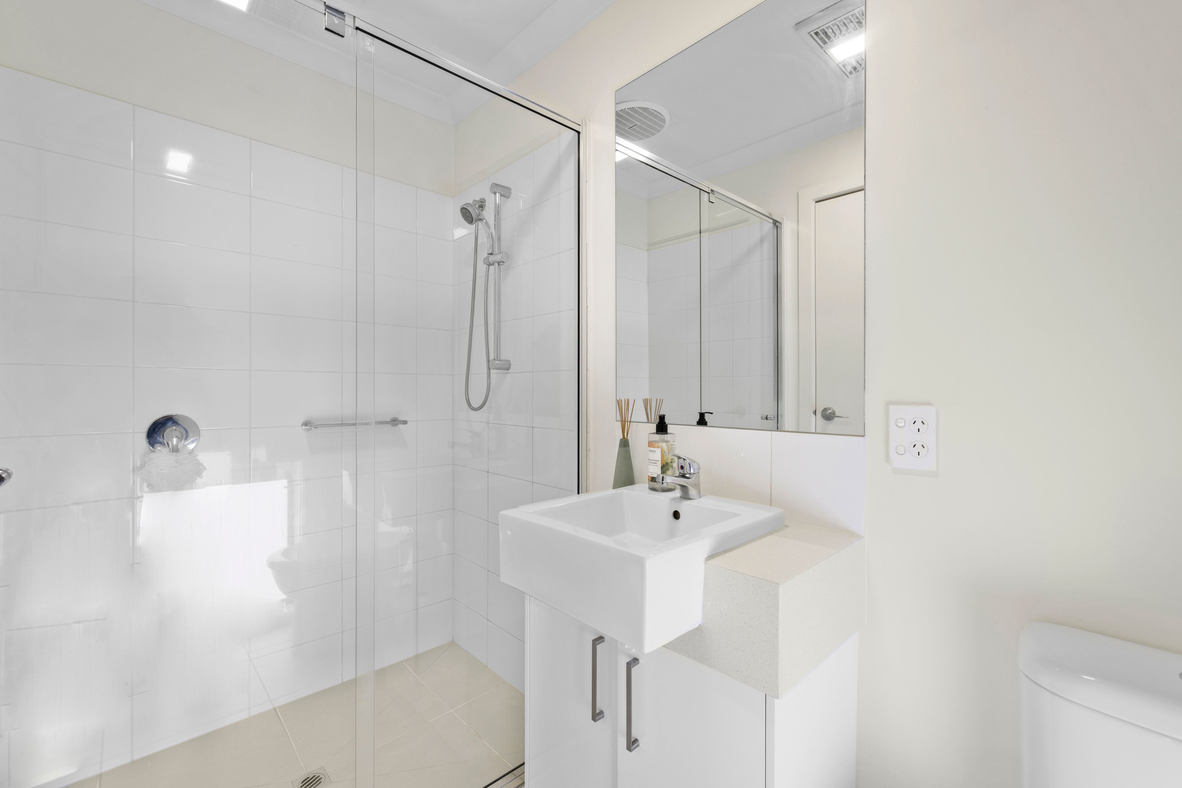 4/36 Melaleuca Drive — photo 7 of 15