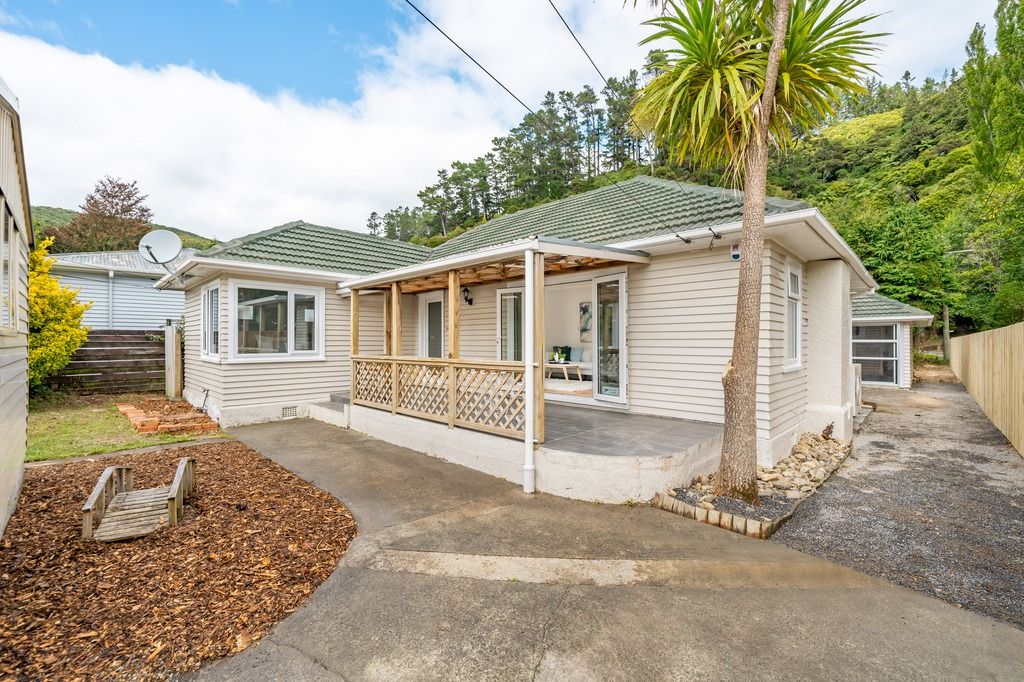 122 Hine Road, Wainuiomata, Lower Hutt City