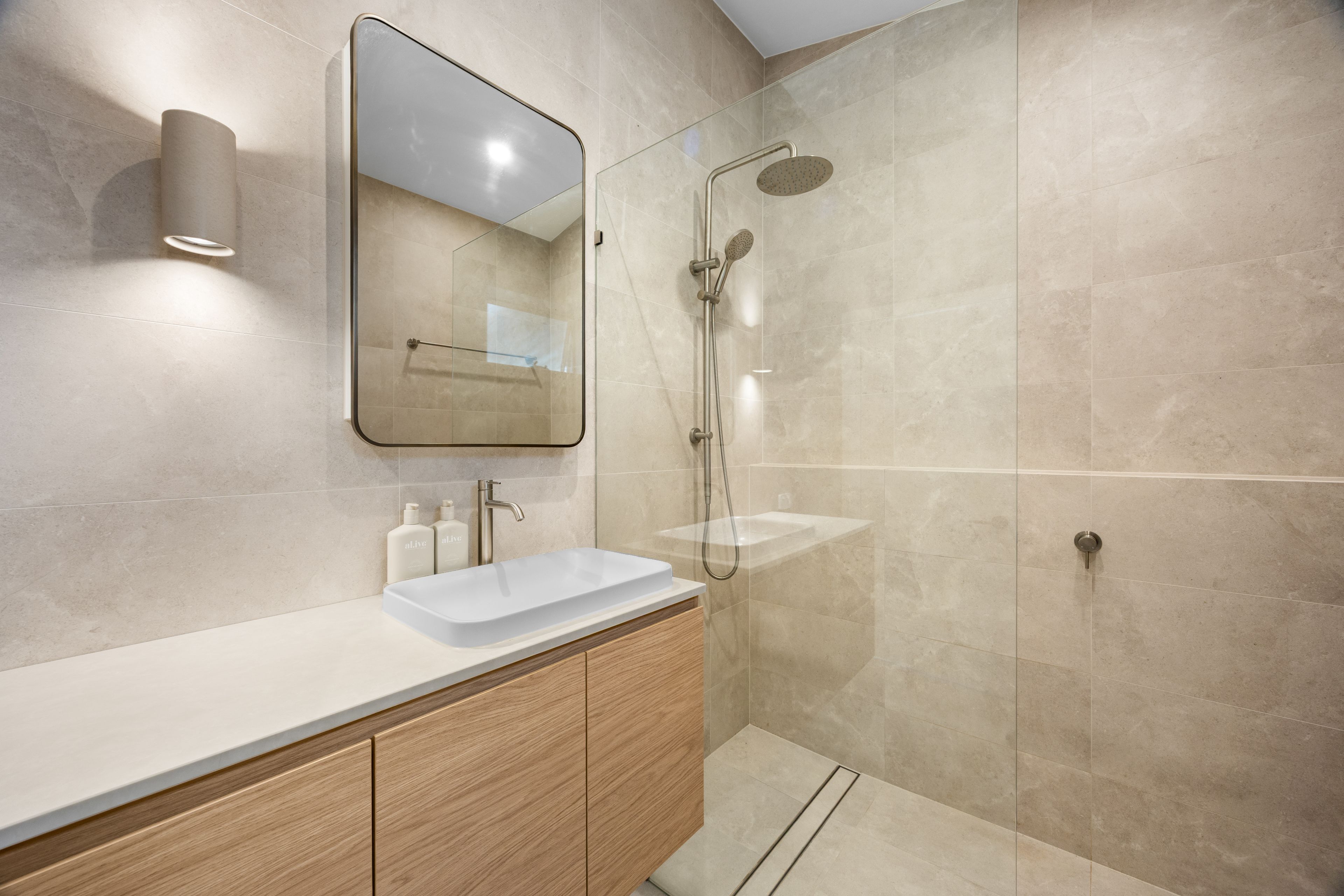 37 Drake Avenue — photo 15 of 23