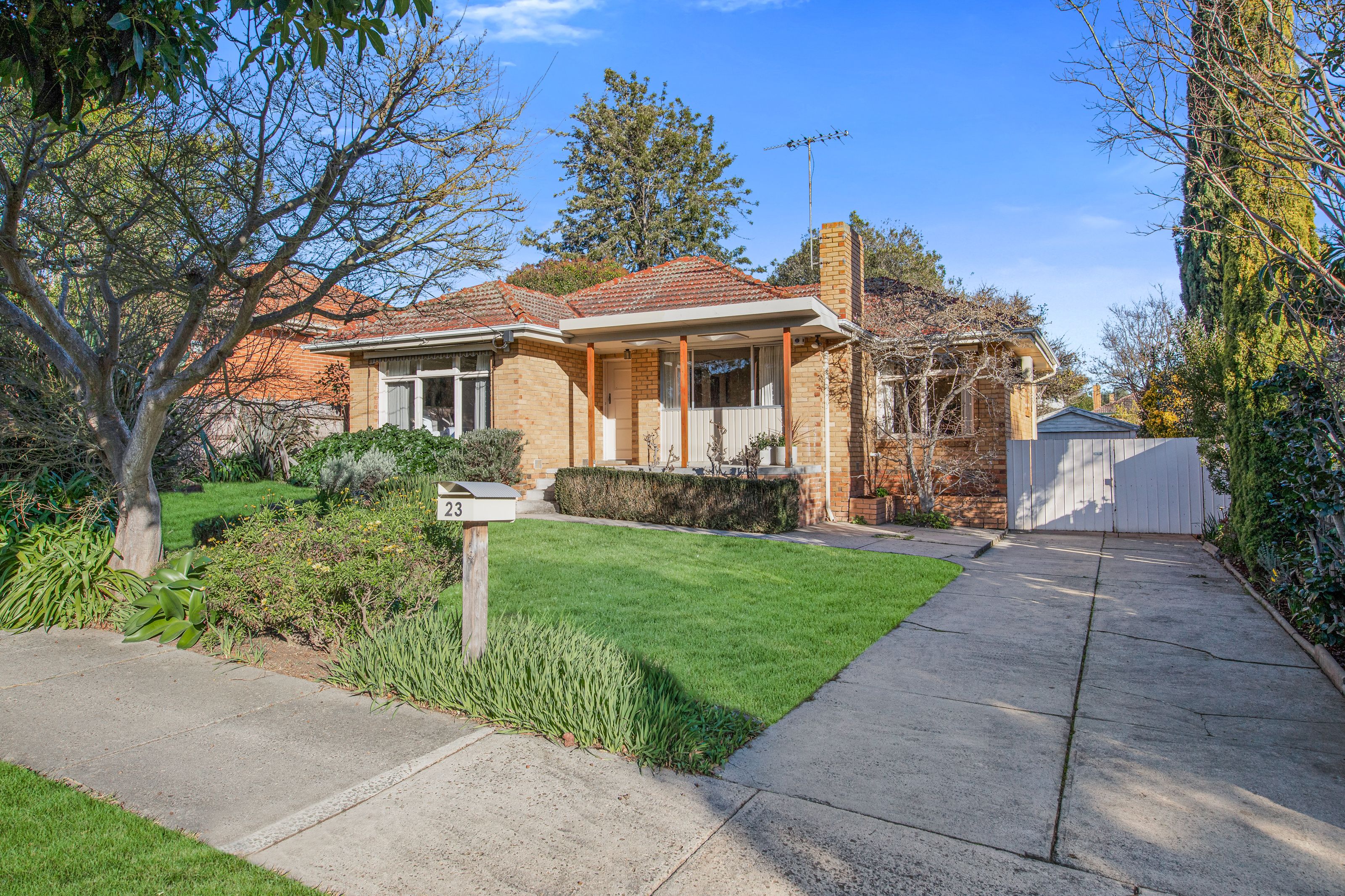 23 Heathfield Rise, Box Hill North VIC 3129