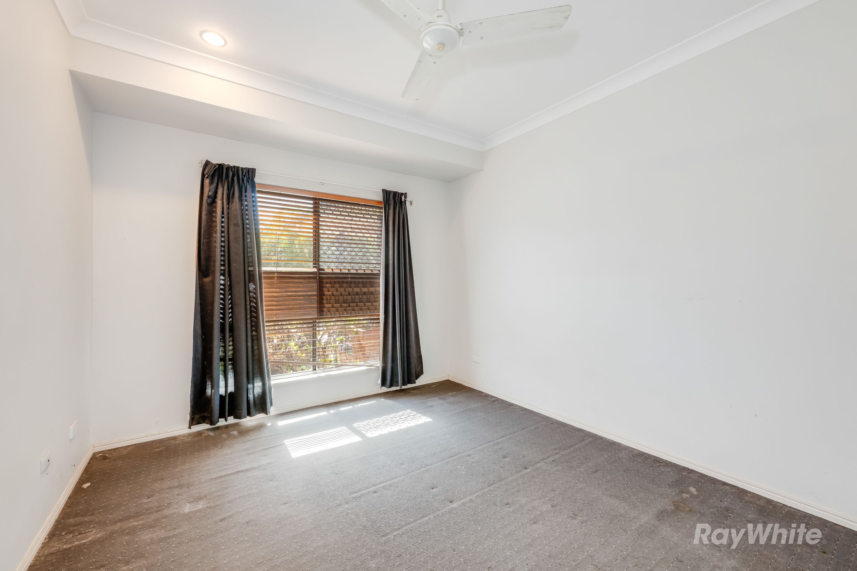 13 Raewood Close — photo 19 of 30