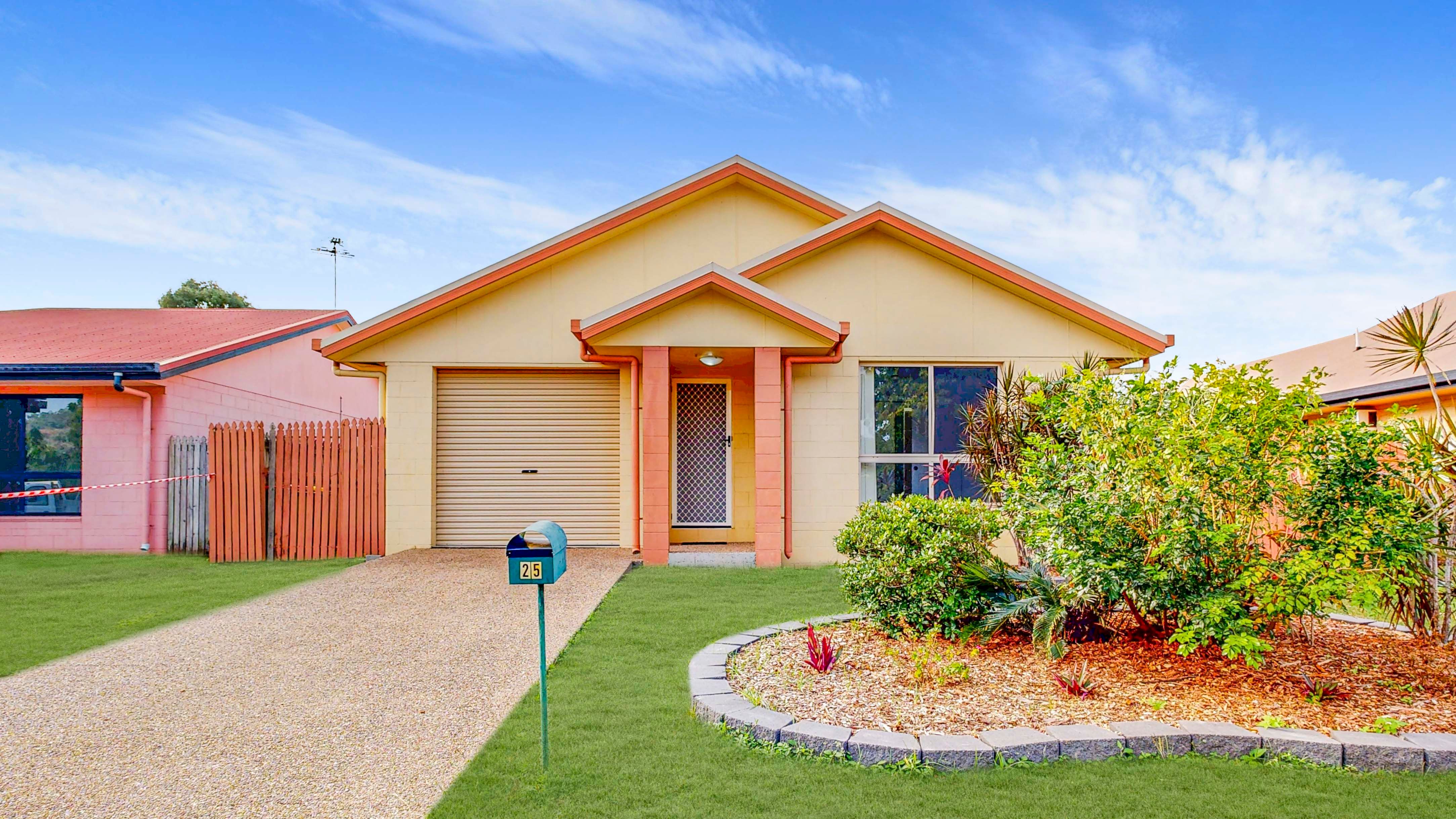 25 Saxby Crescent, Mount Louisa QLD 4814
