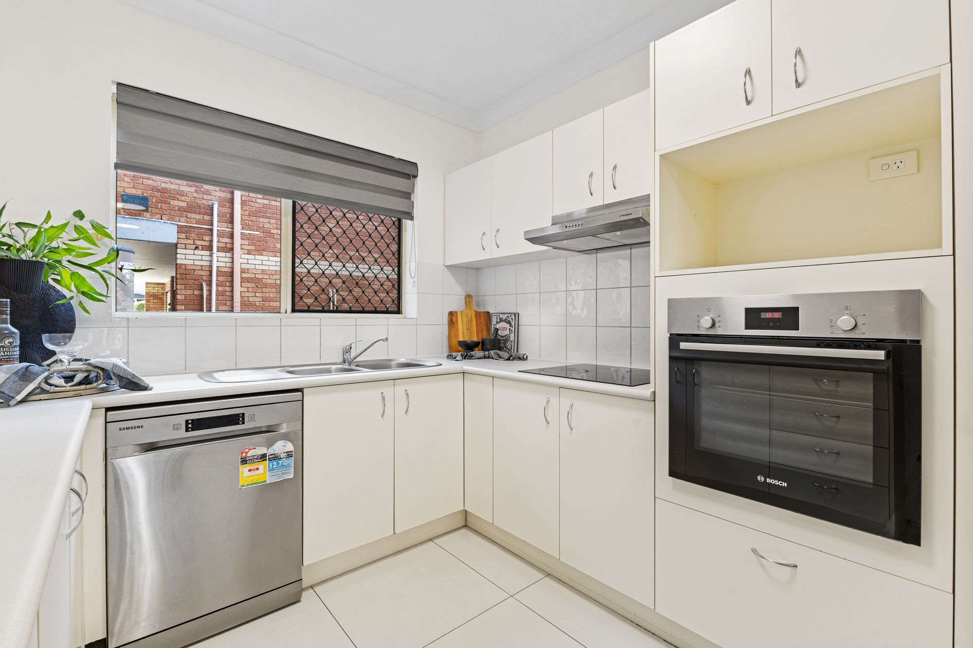 1/12 WALLACE Street — photo 10 of 30