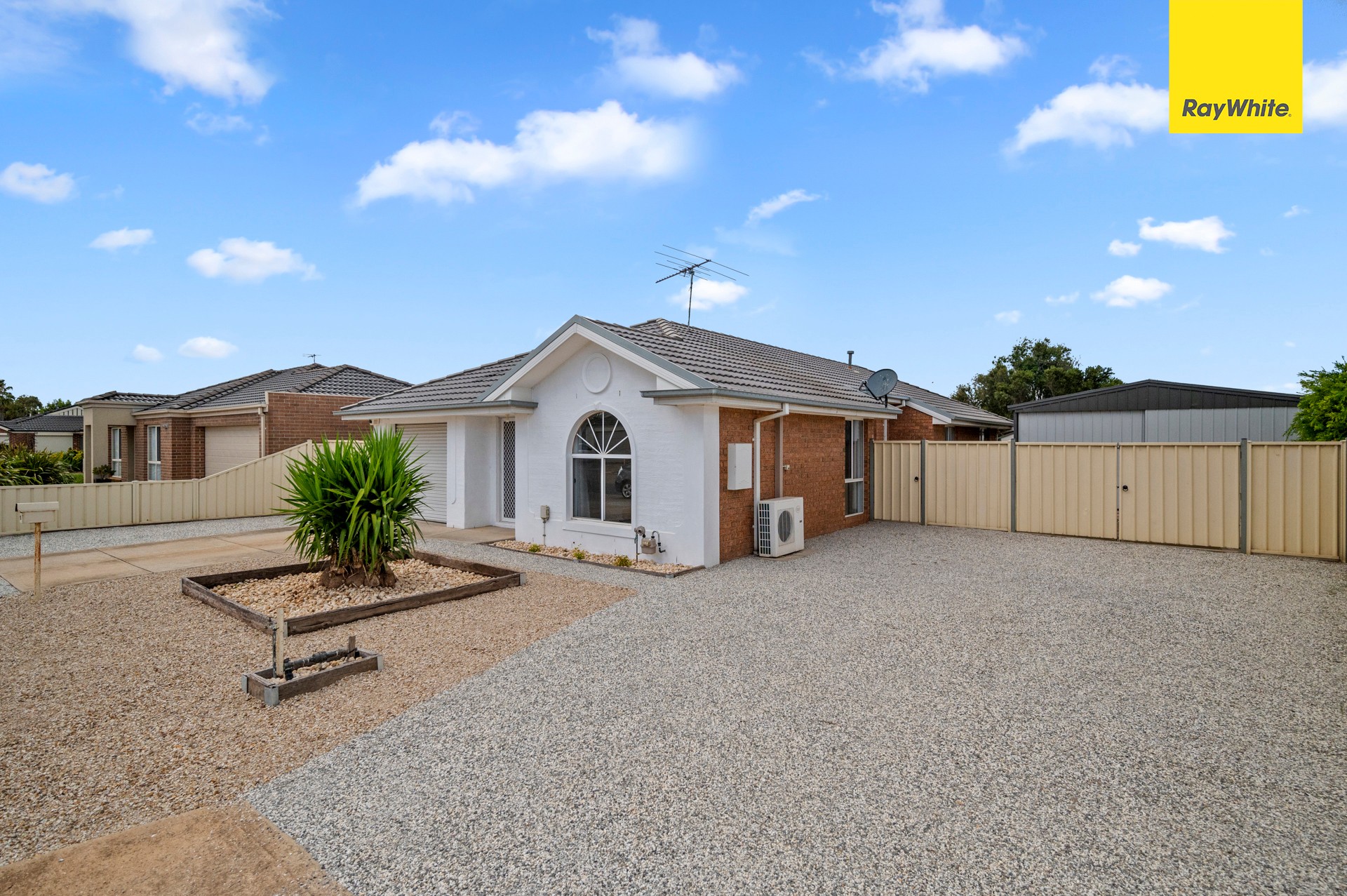 51 Greenhills Drive, Kurunjang, VIC 3337