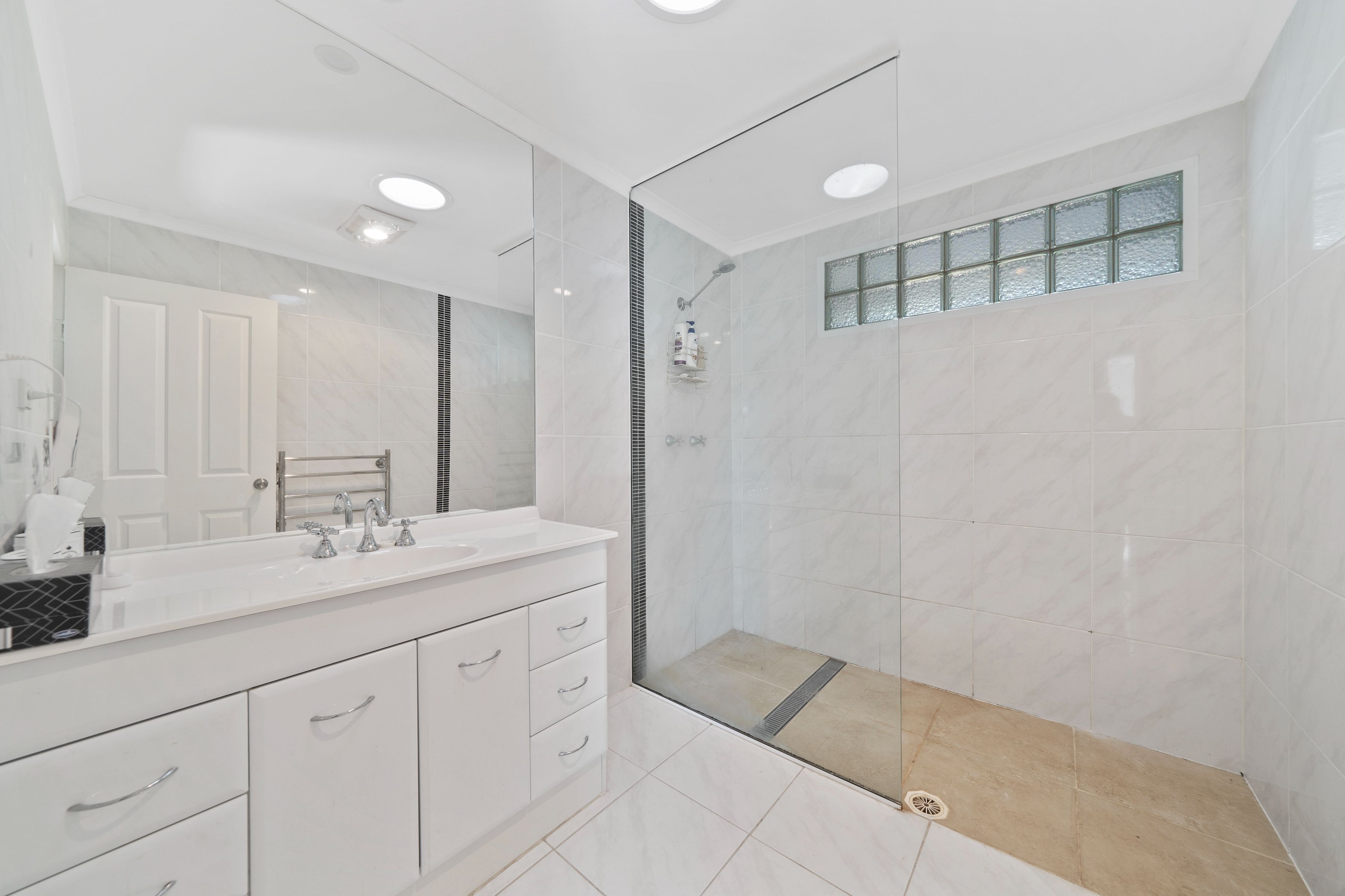 5 Girralong Street — photo 6 of 10