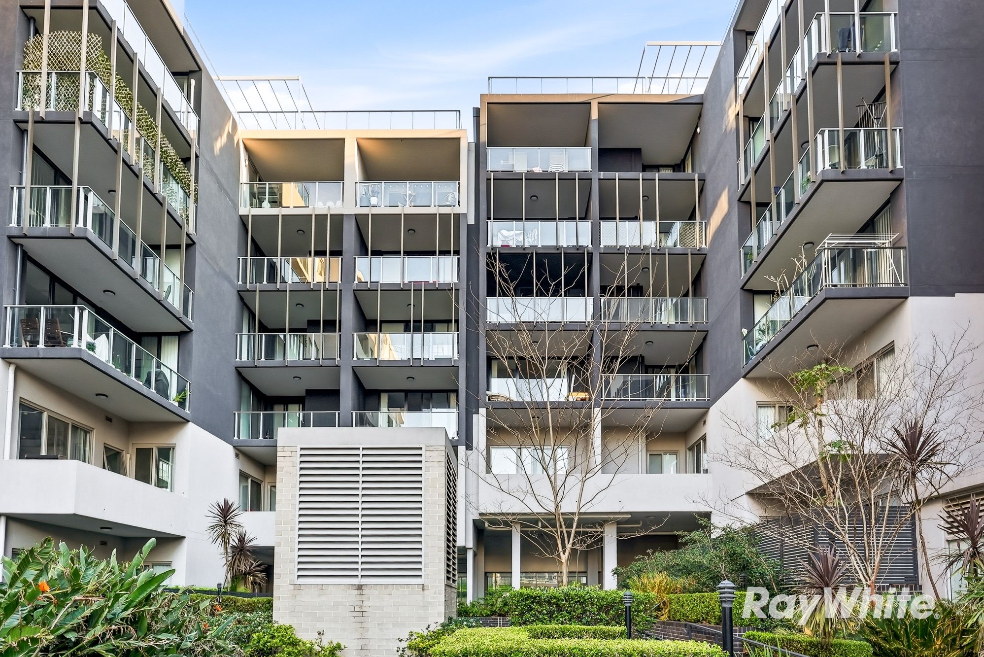 C203/48-56 Derby Street — photo 3 of 20