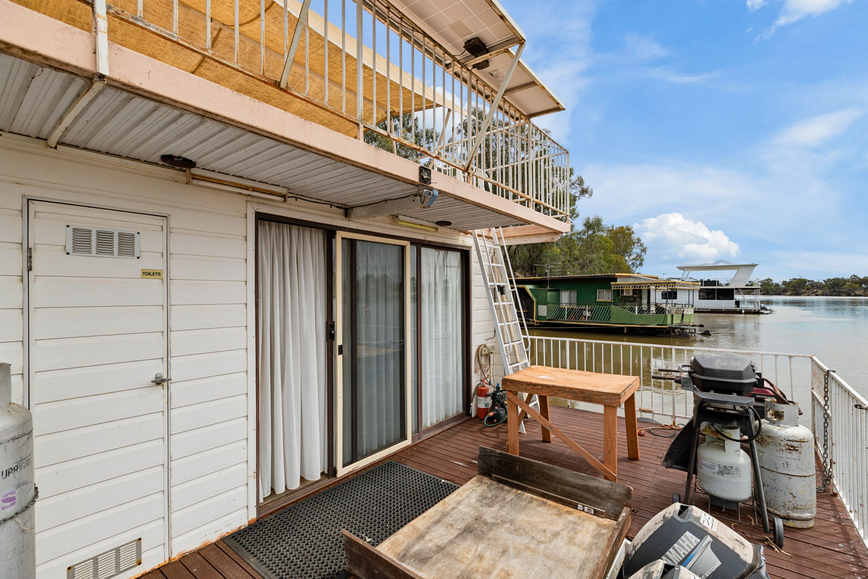 0 "The Bardy" Houseboat — photo 20 of 30