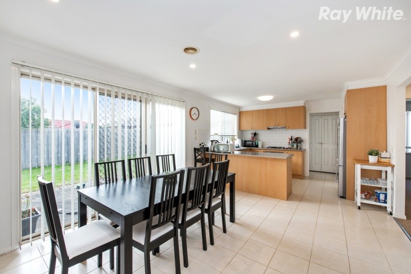 16 Lake View Drive, Narre Warren South, VIC 3805