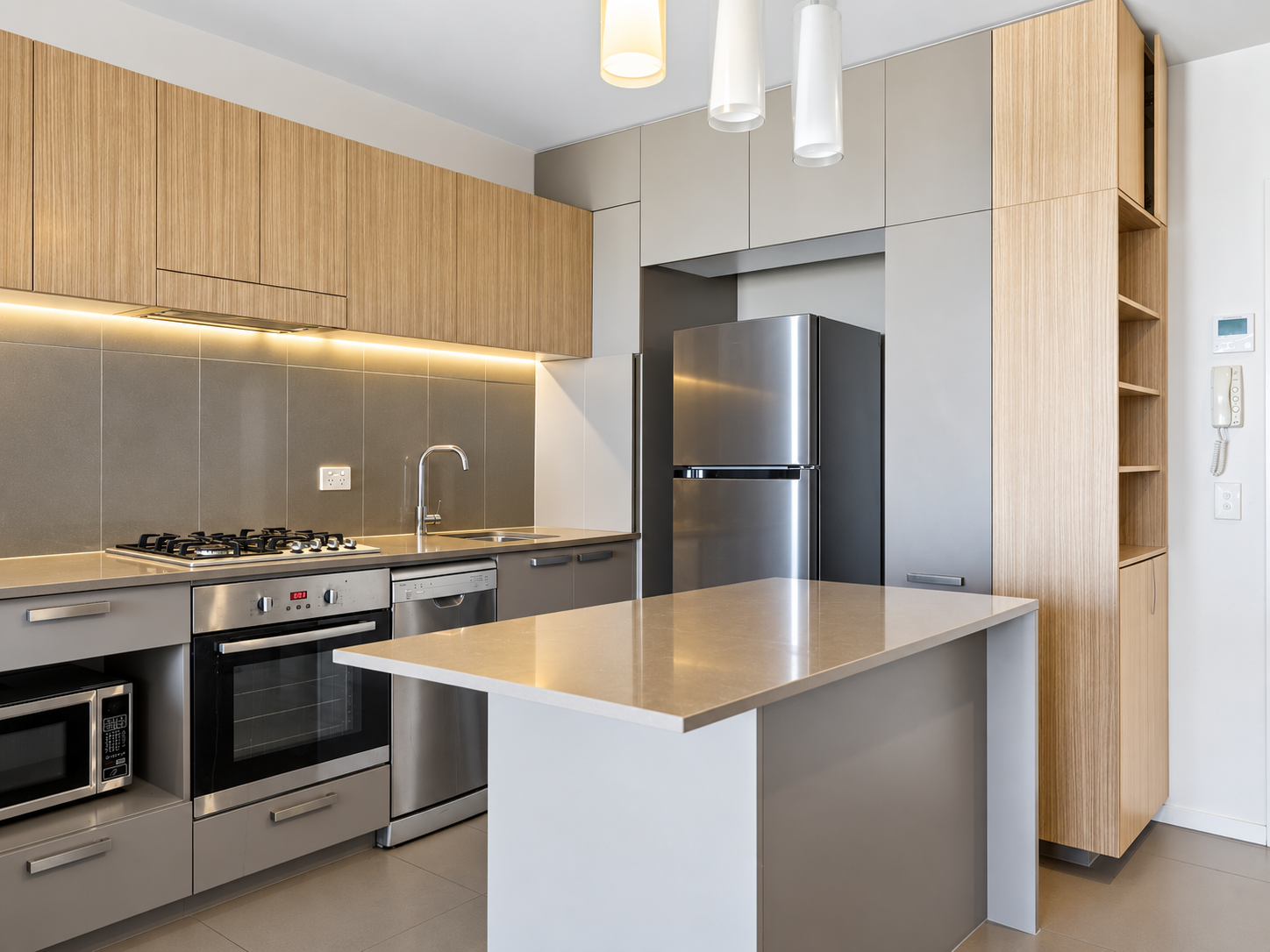 504/16 Aspinall Street — photo from Ray White Newport