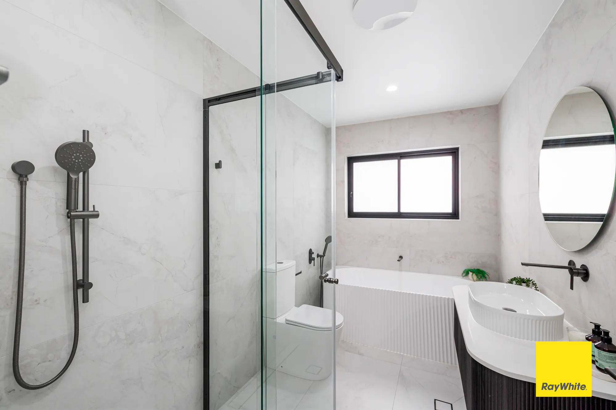 6A Lowry Street — photo 11 of 12