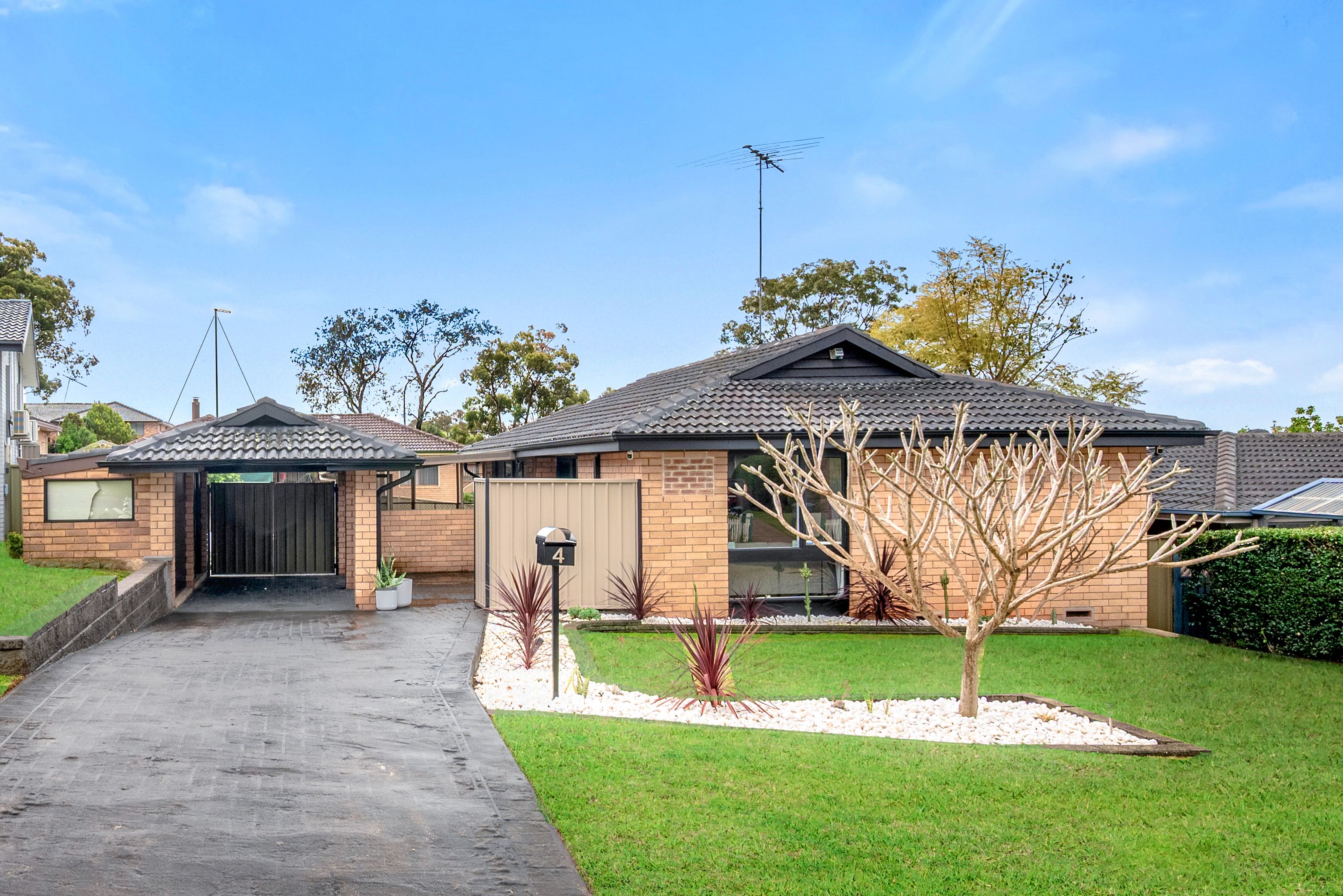 4 Yulunga Place, Bradbury NSW 2560