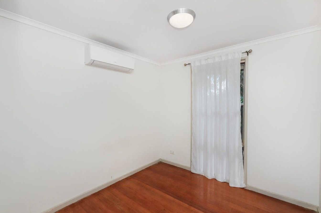 27 Morrison Crescent — photo 5 of 11