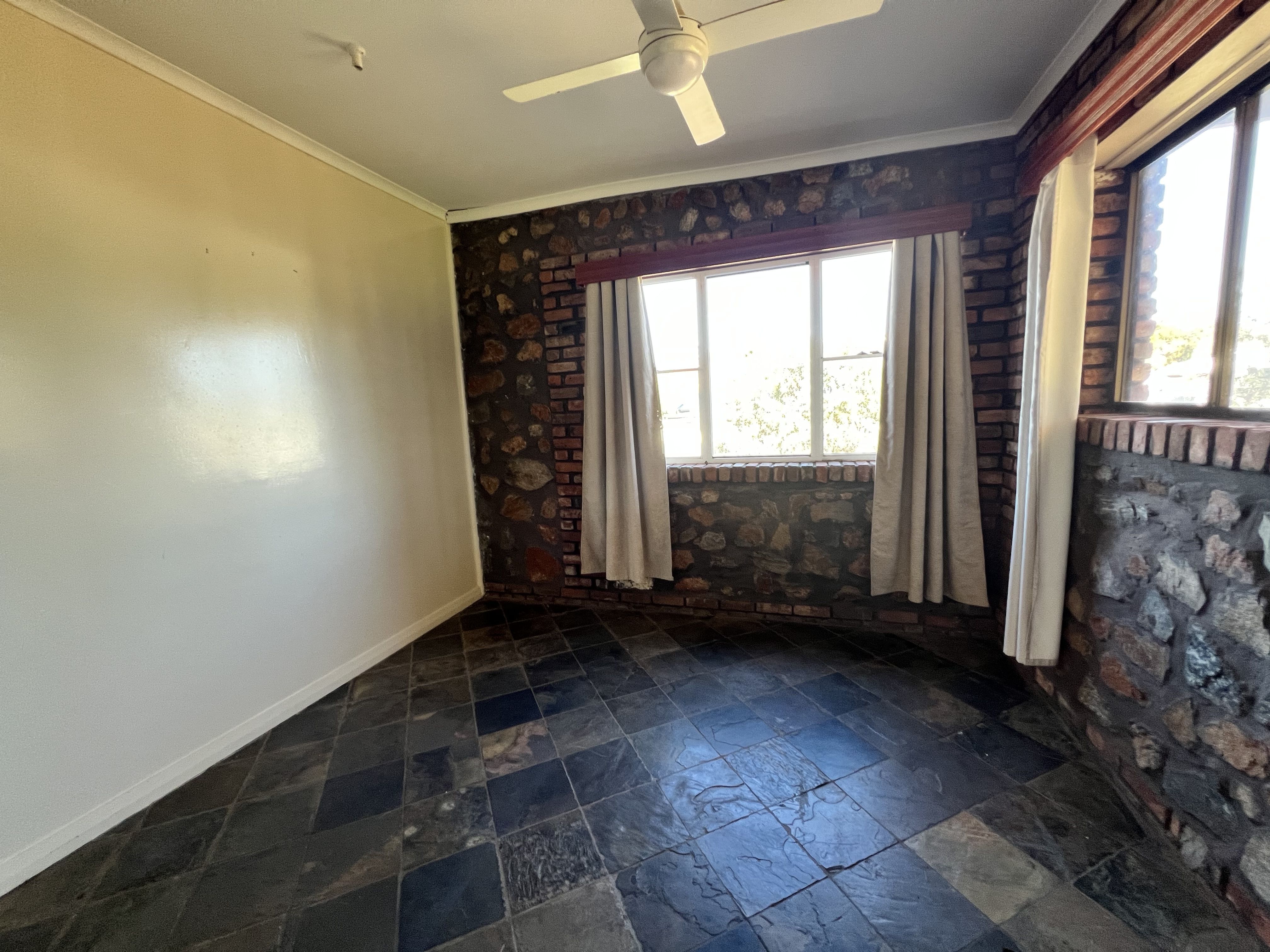 46 Cummins Street — photo 9 of 14