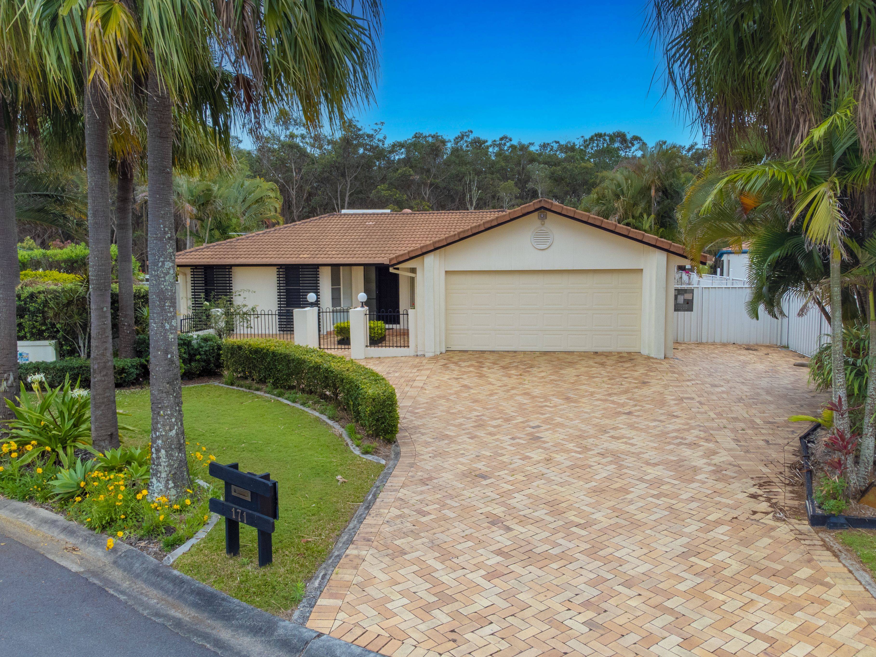 171 Endeavour Drive, Banksia Beach, QLD 4507 Sold House Bribie