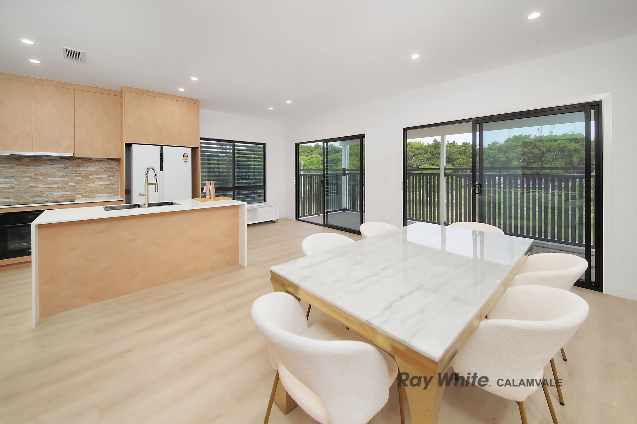 89 Munro Street — photo 4 of 29