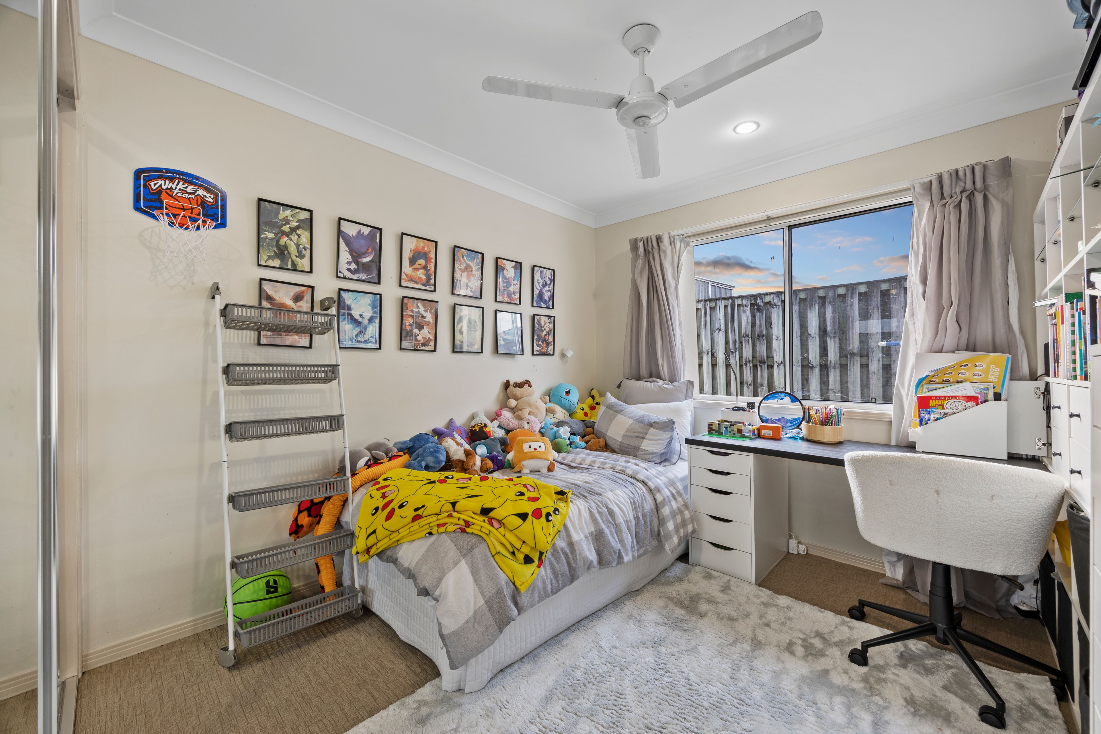 7 Solitaire Place — photo 14 of 23