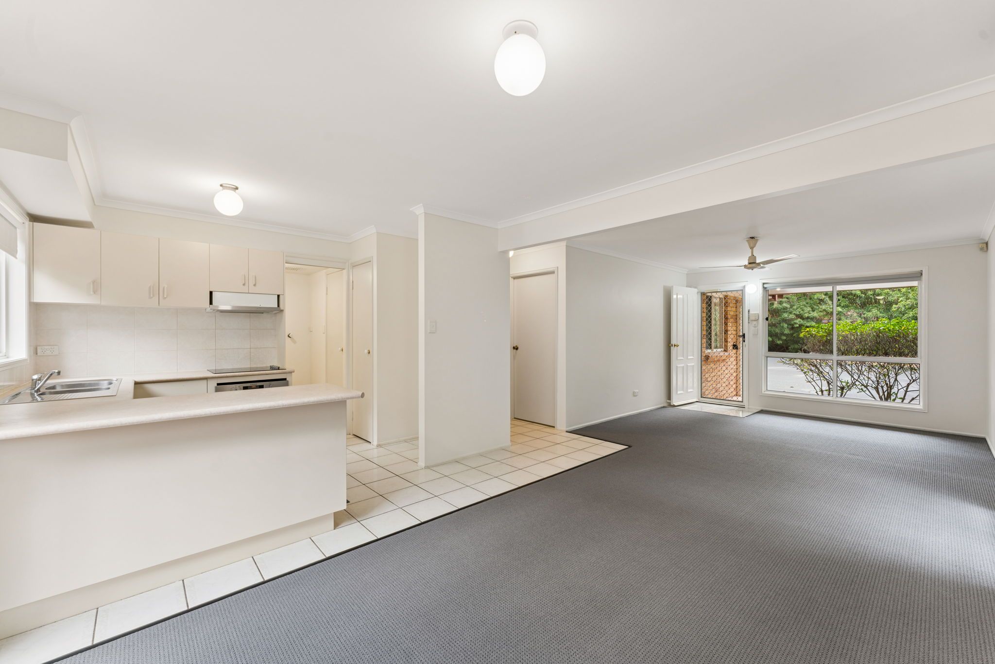 60/122 Johnson Road — photo 5 of 28