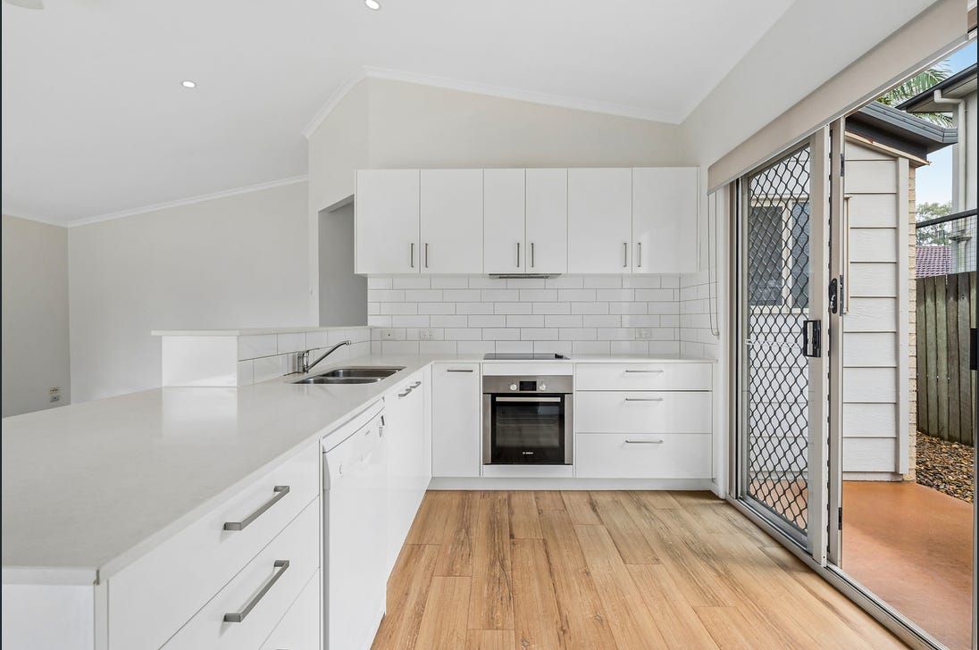 4 Vivian Street, Tennyson, QLD 4105