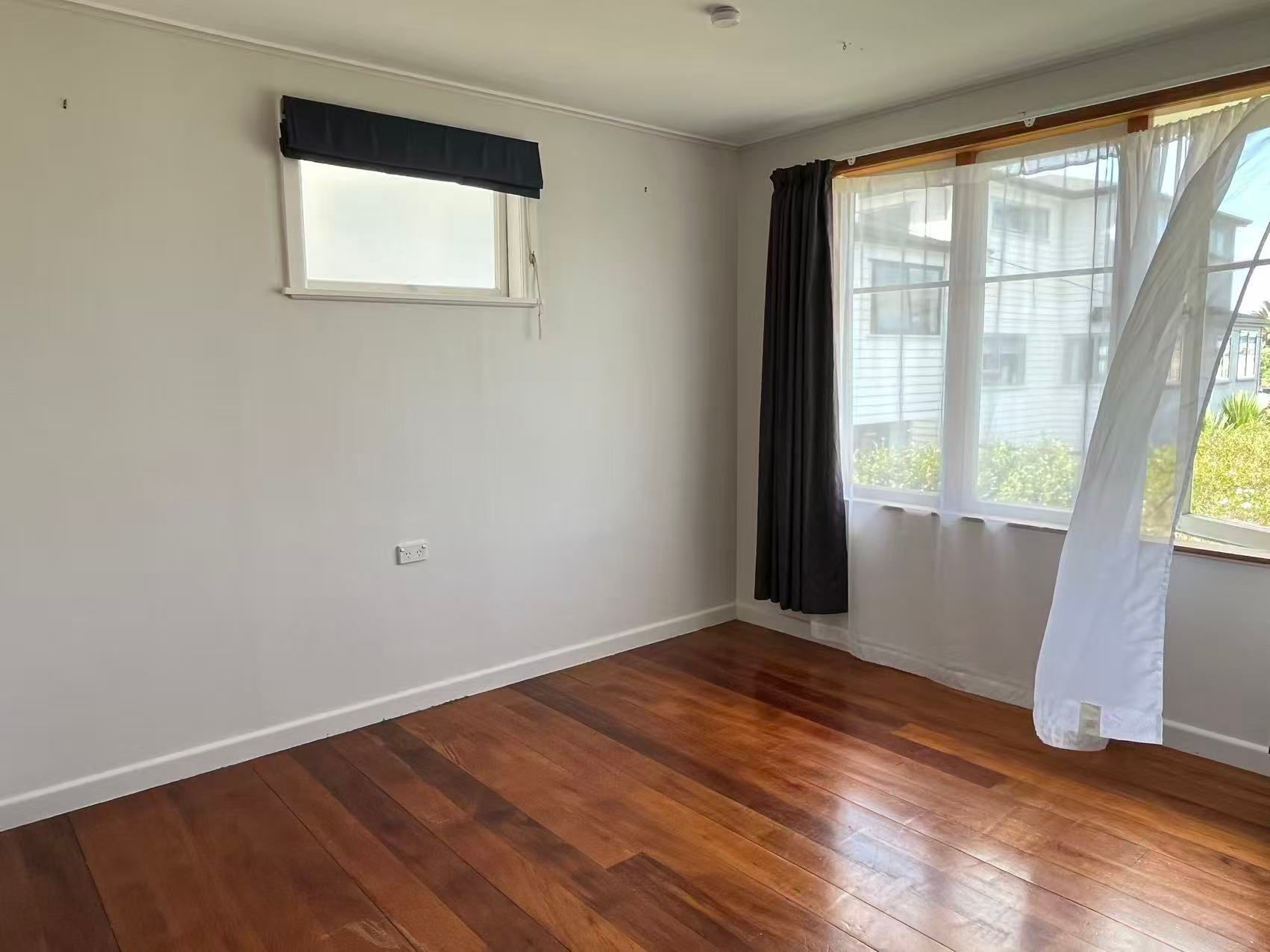 14 Adriatic Avenue, Henderson, Waitakere City