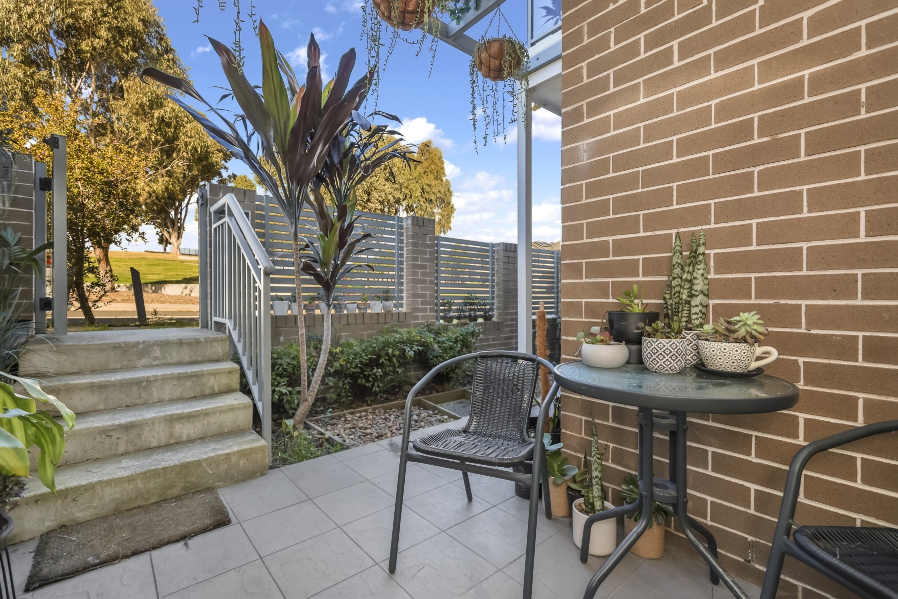 2/33 Glenmore Ridge Drive, Glenmore Park, NSW 2745