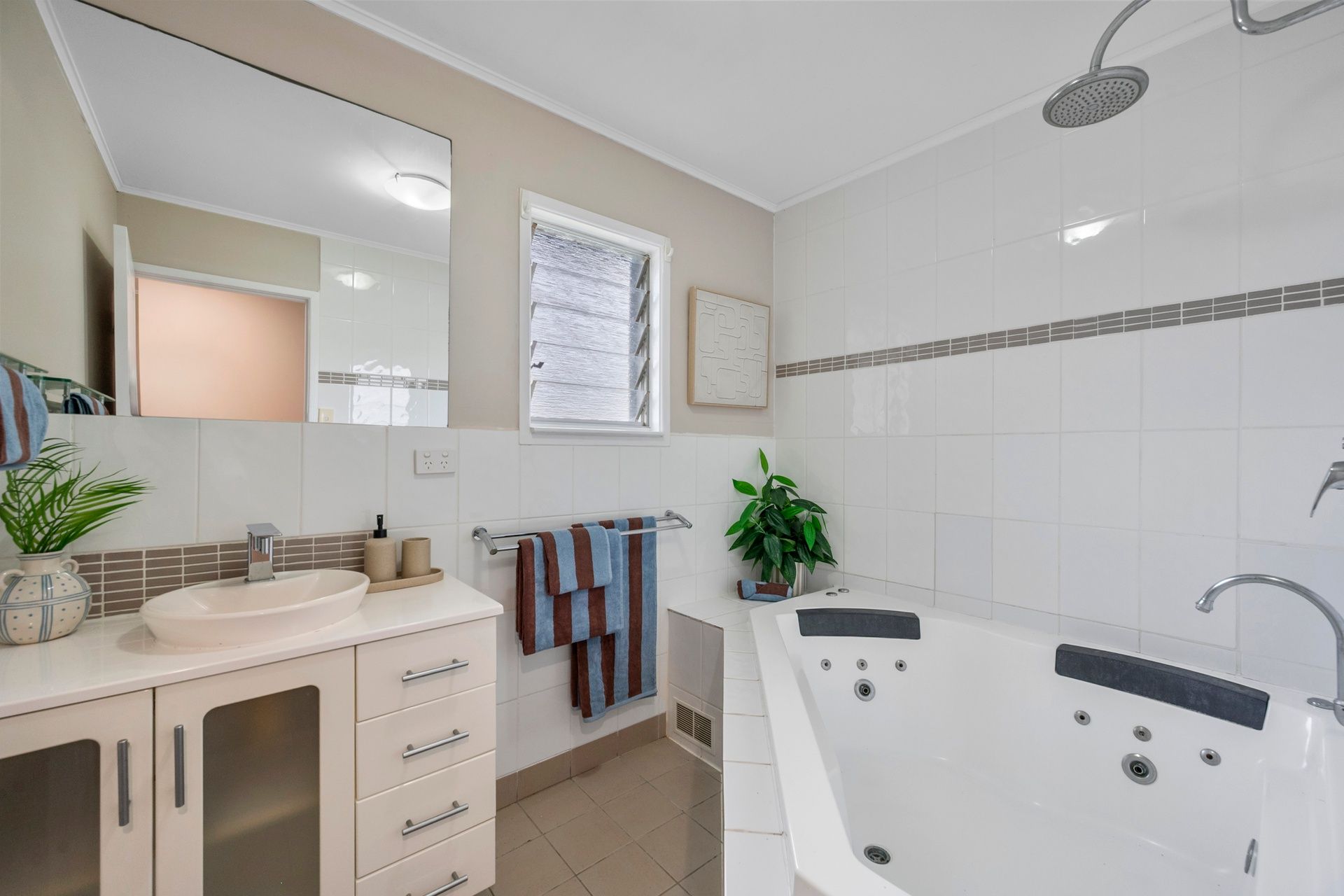 20 Nowland Avenue — photo 11 of 16