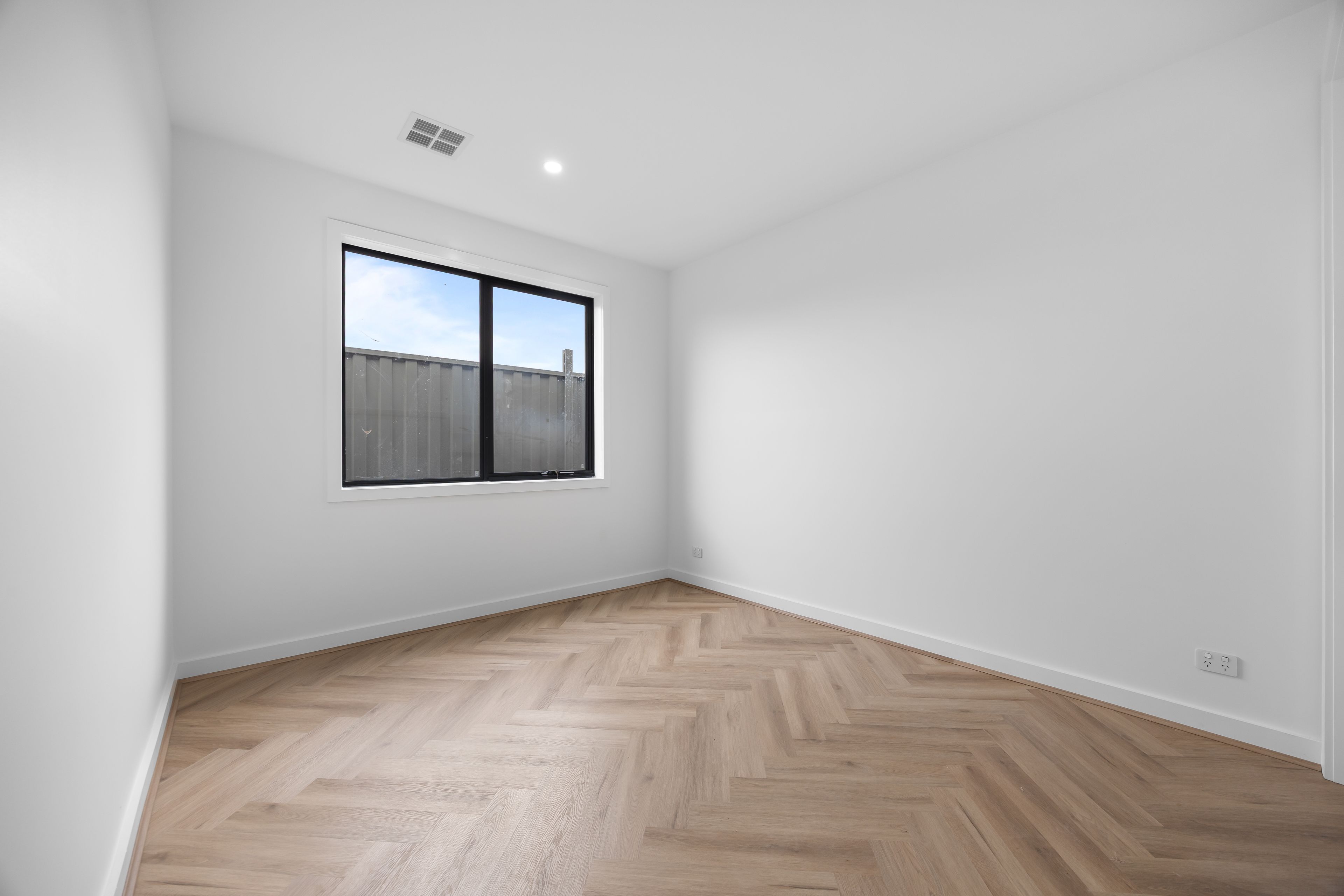 21 Gibson Street — photo 12 of 25