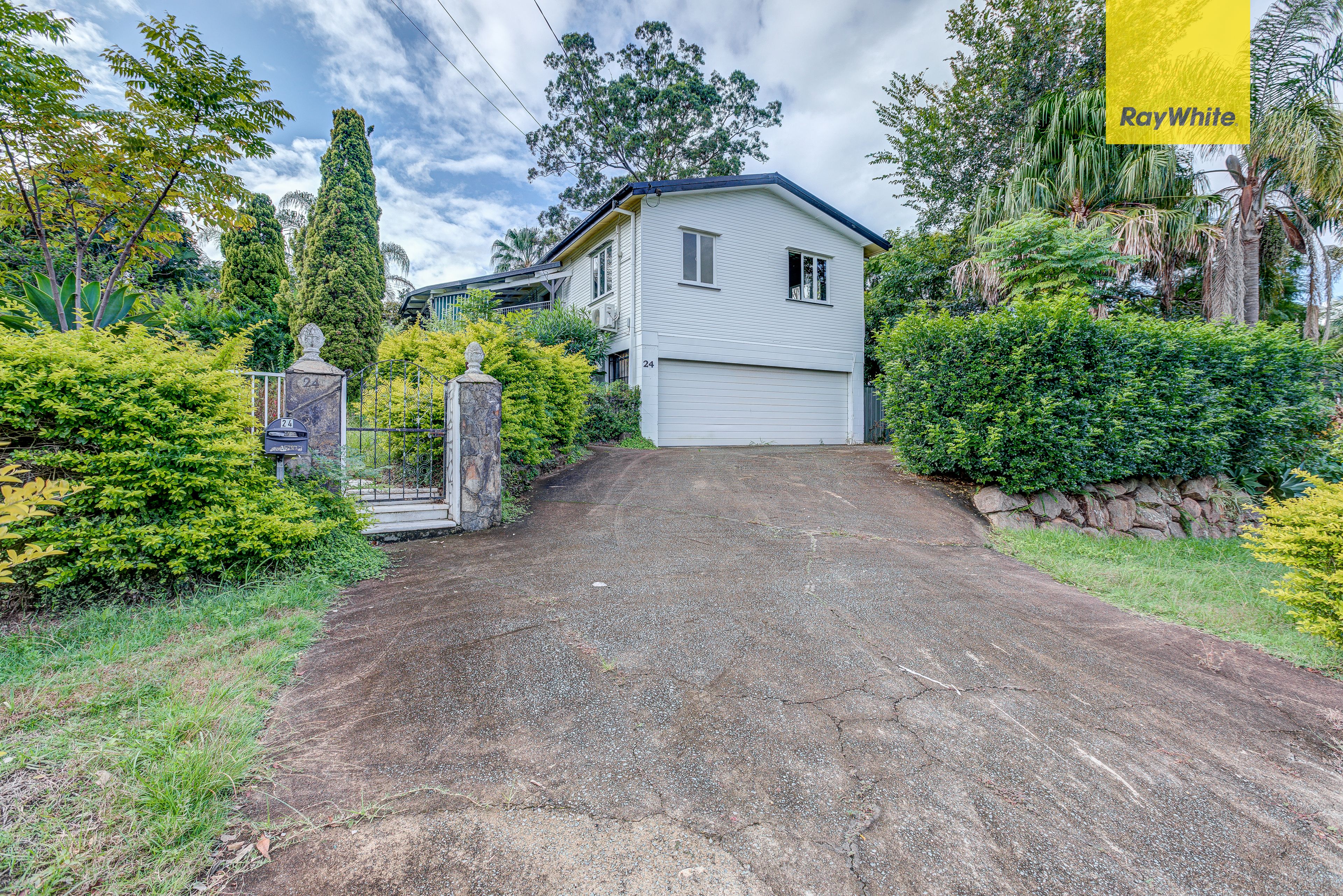 24 Blaxland Street, Woodridge QLD 4114