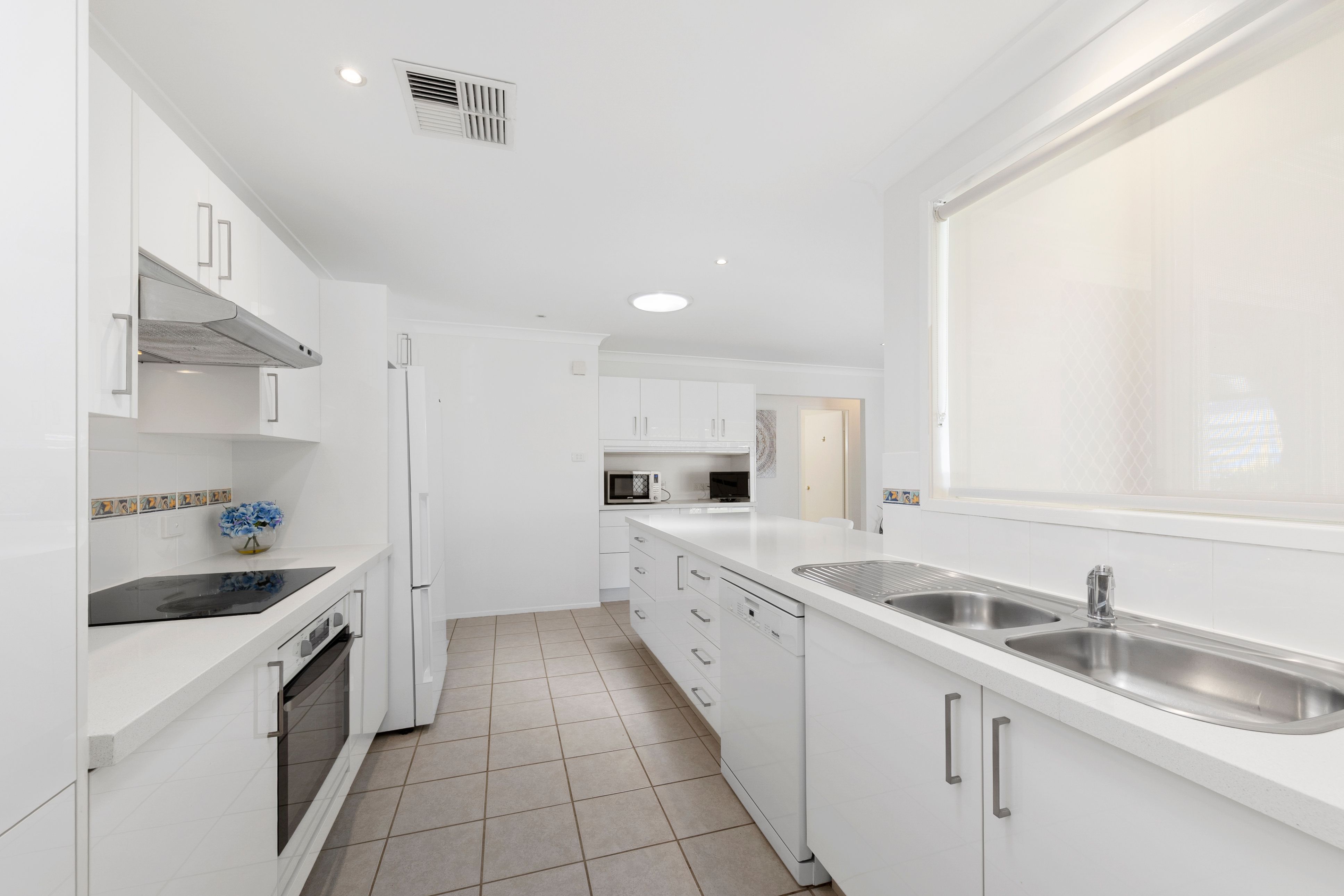 16 Karong Avenue, Maryland, NSW 2287