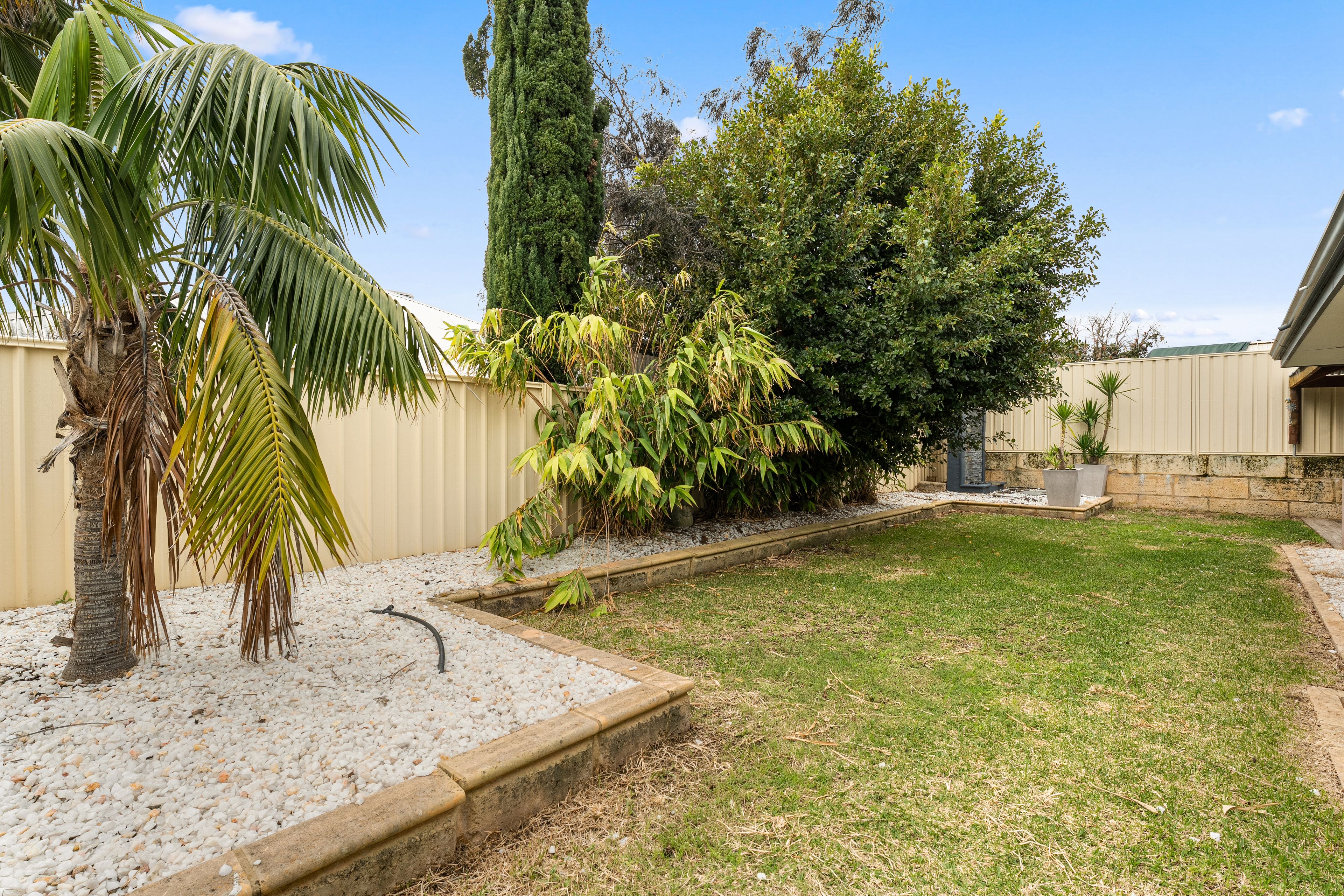 33 Liesham Crescent — photo 28 of 30