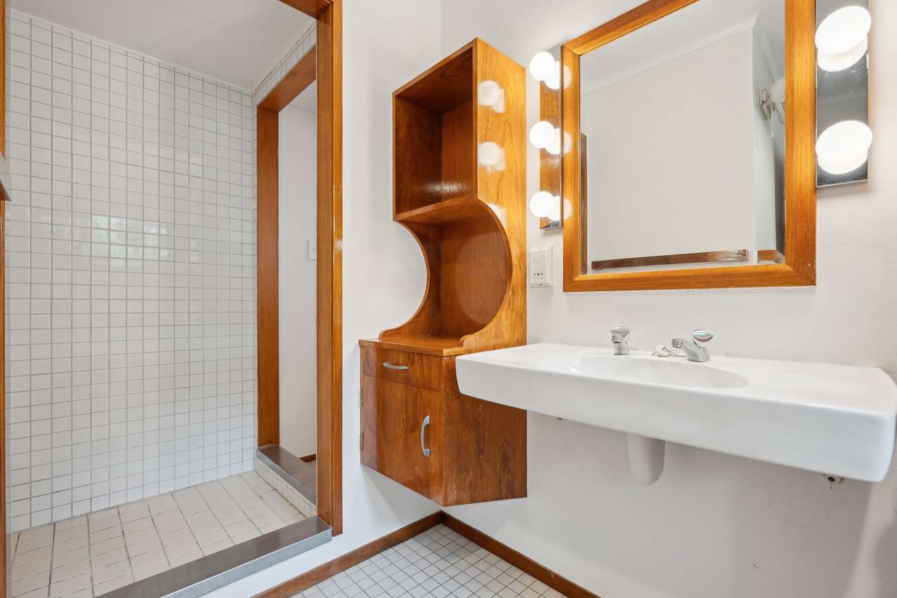 21A Dolphin Place photo 17