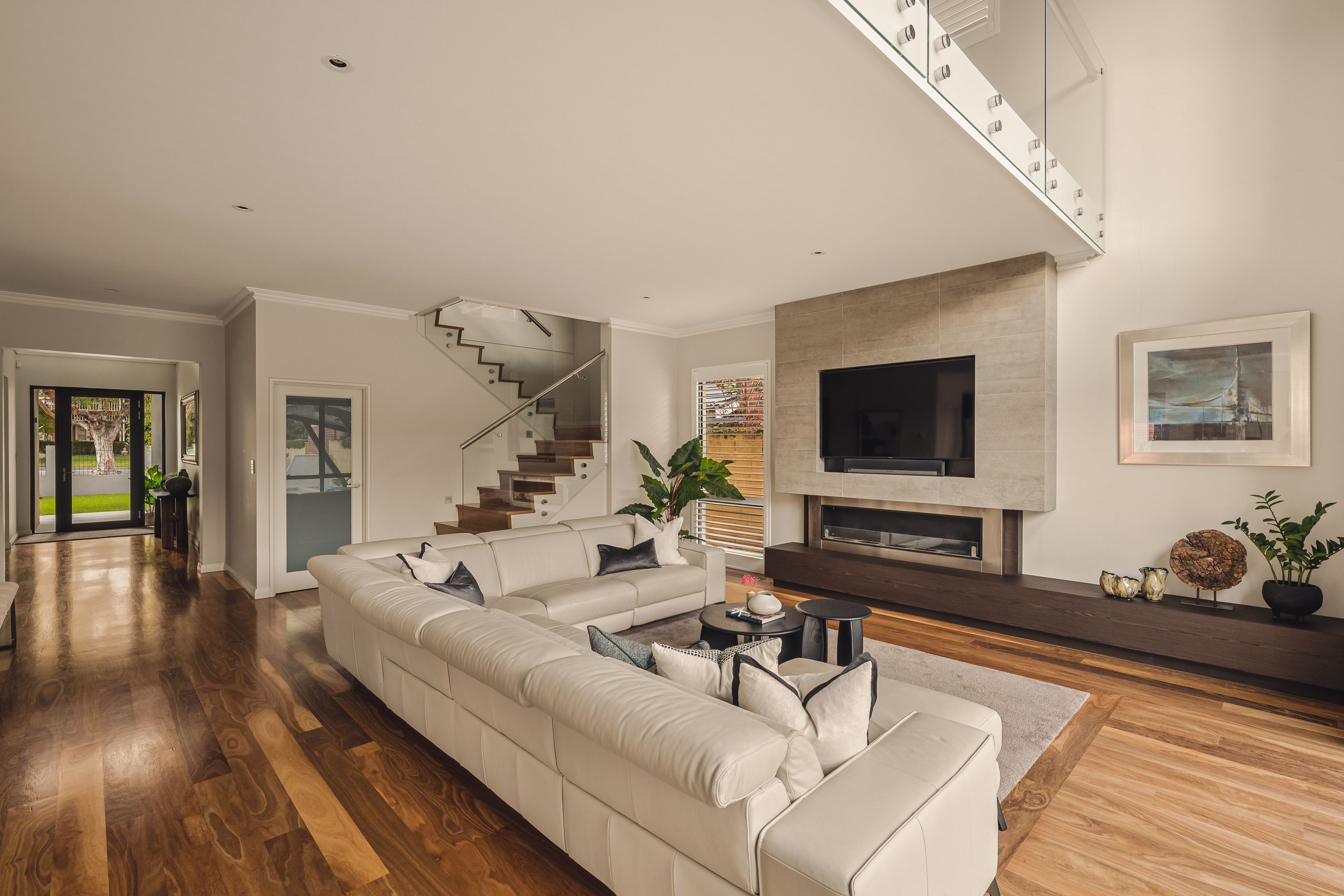 Riverside Luxury, Beautifully Bespoke! — photo 5 of 28