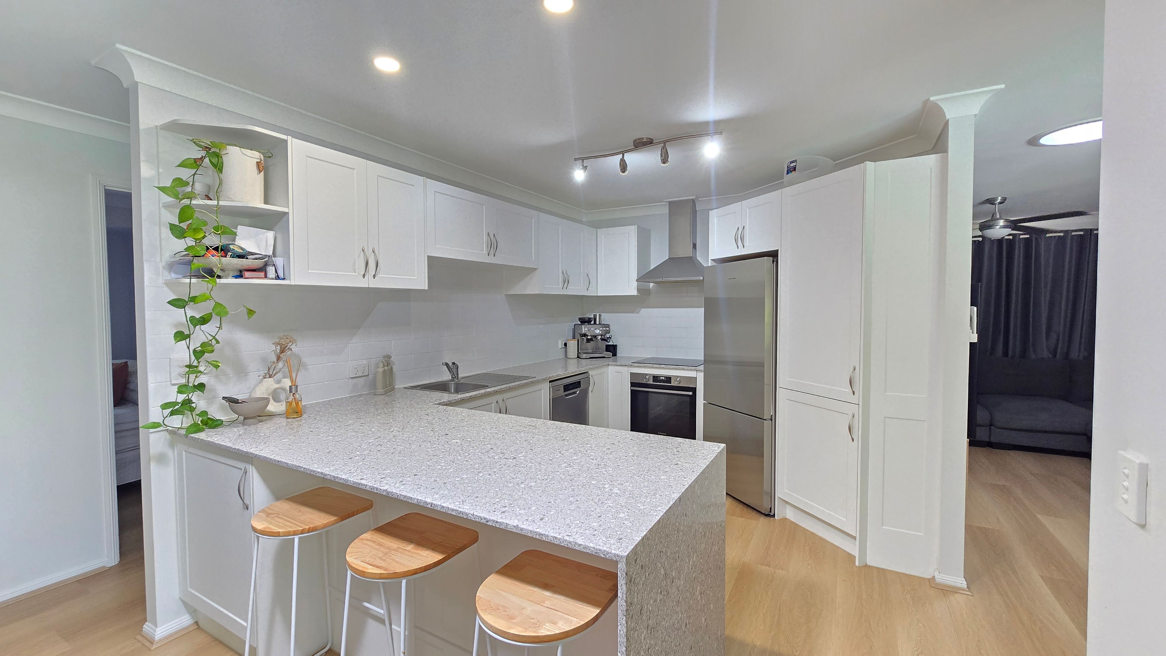 36 Samantha Drive — photo 2 of 16