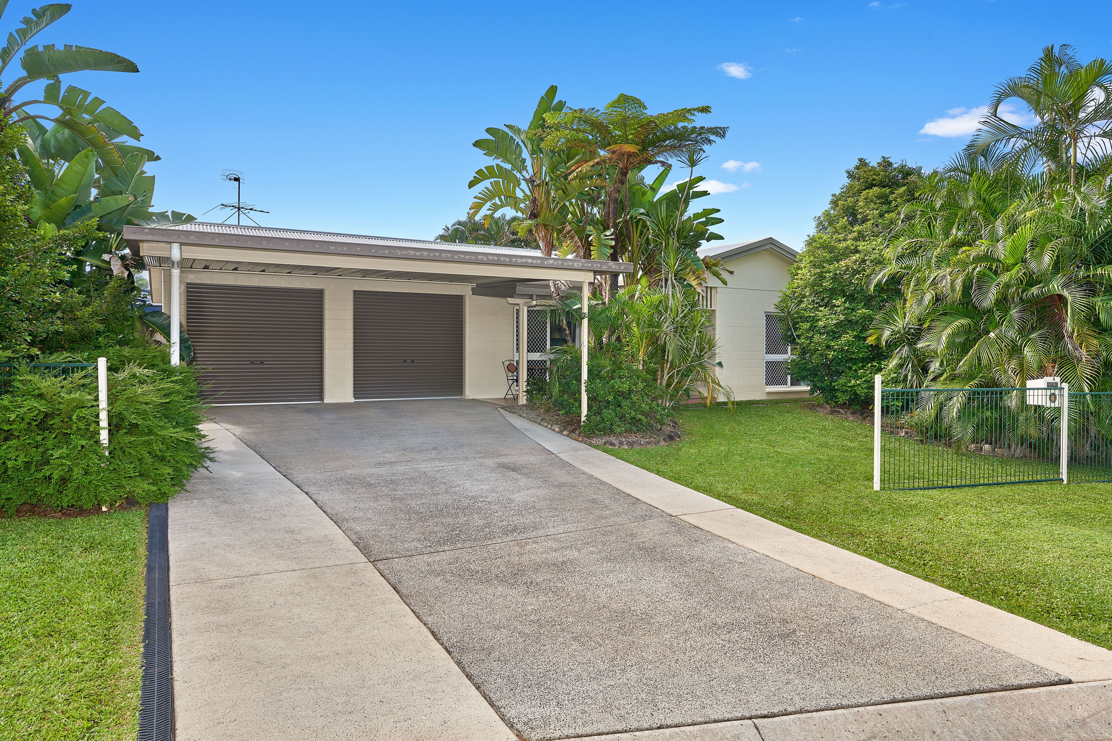 4 Fife Close, Mount Sheridan QLD 4868