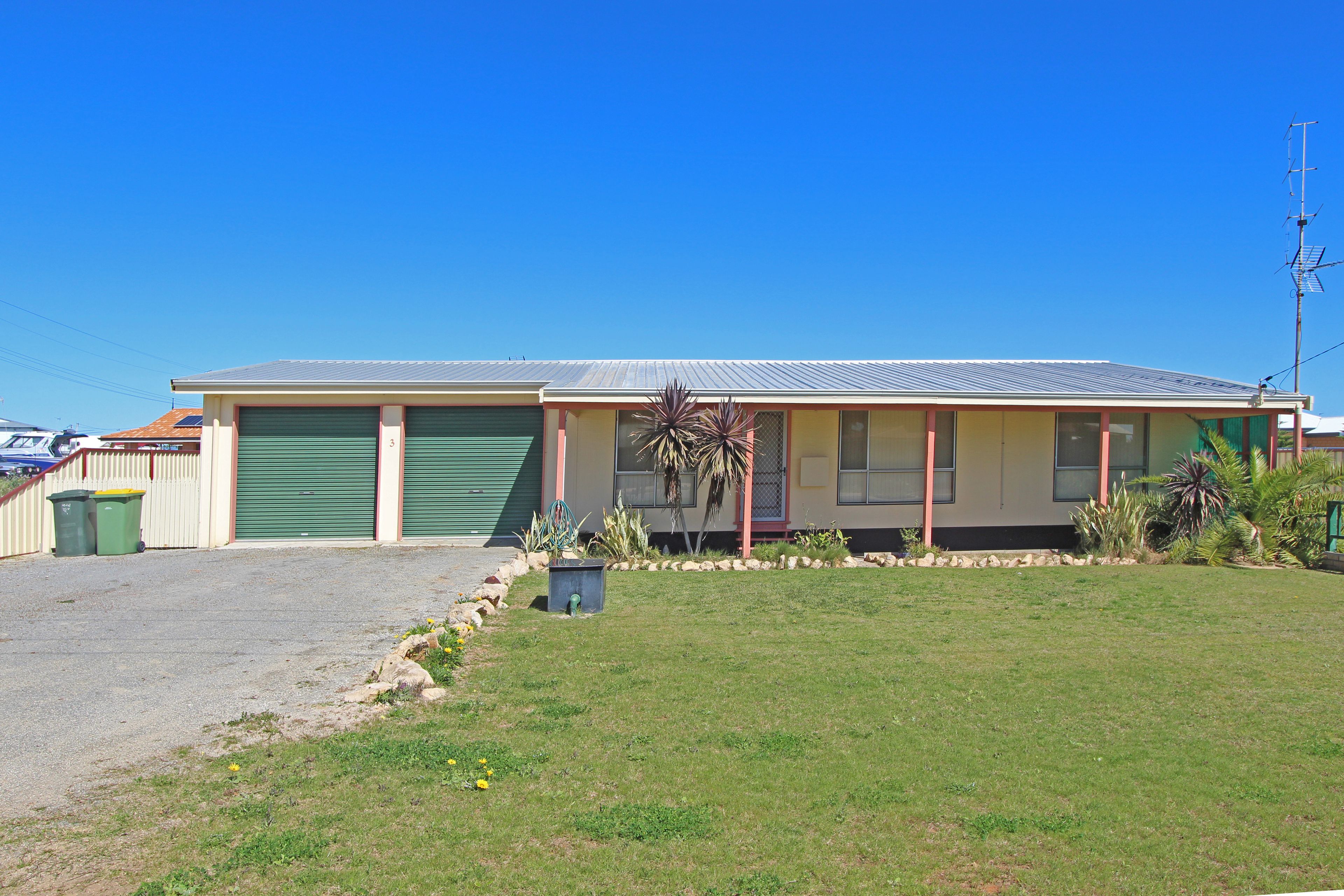3 Coubrough Place, Jurien Bay WA 6516