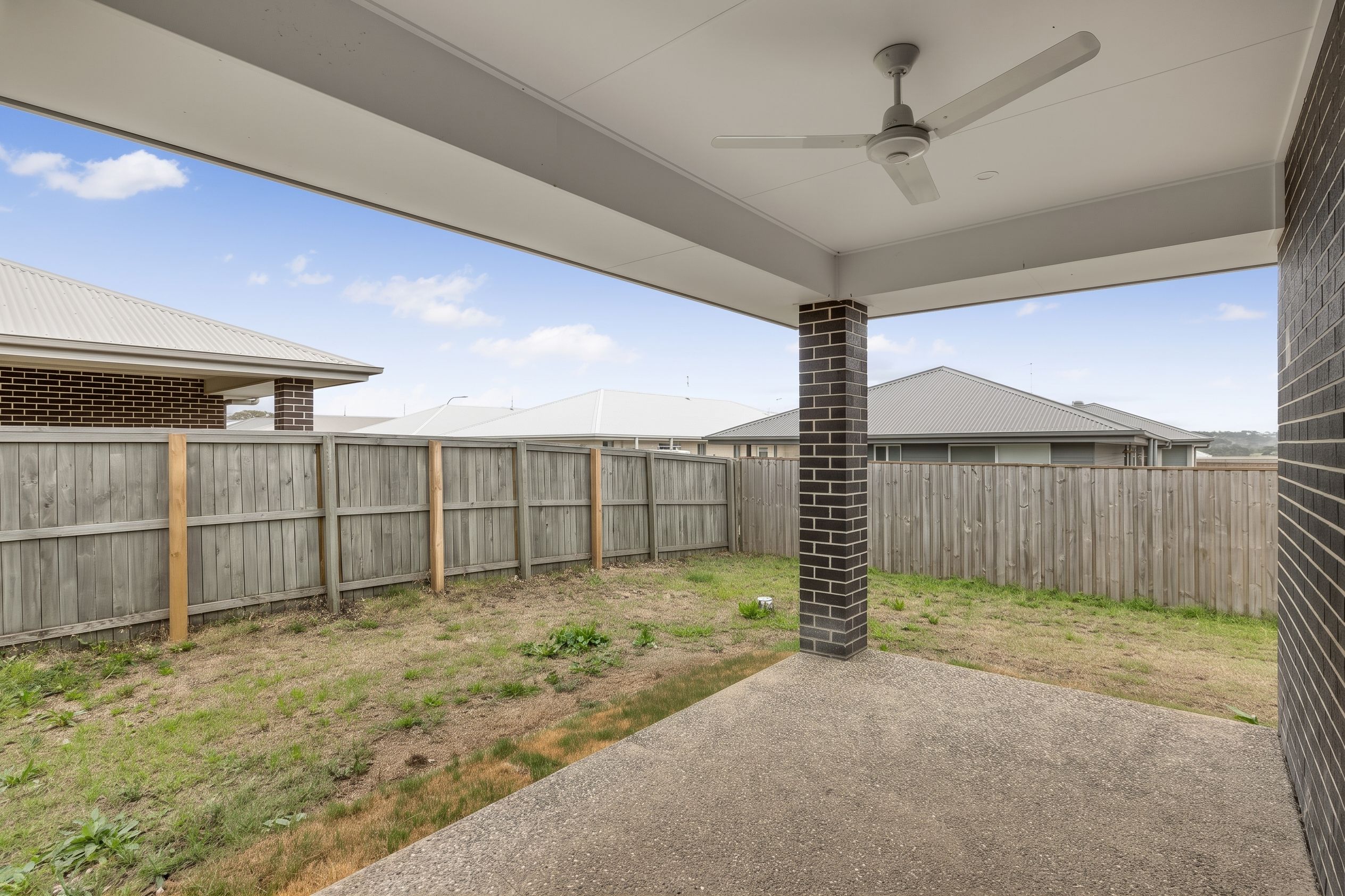23 Tallowwood Boulevard — photo 11 of 12