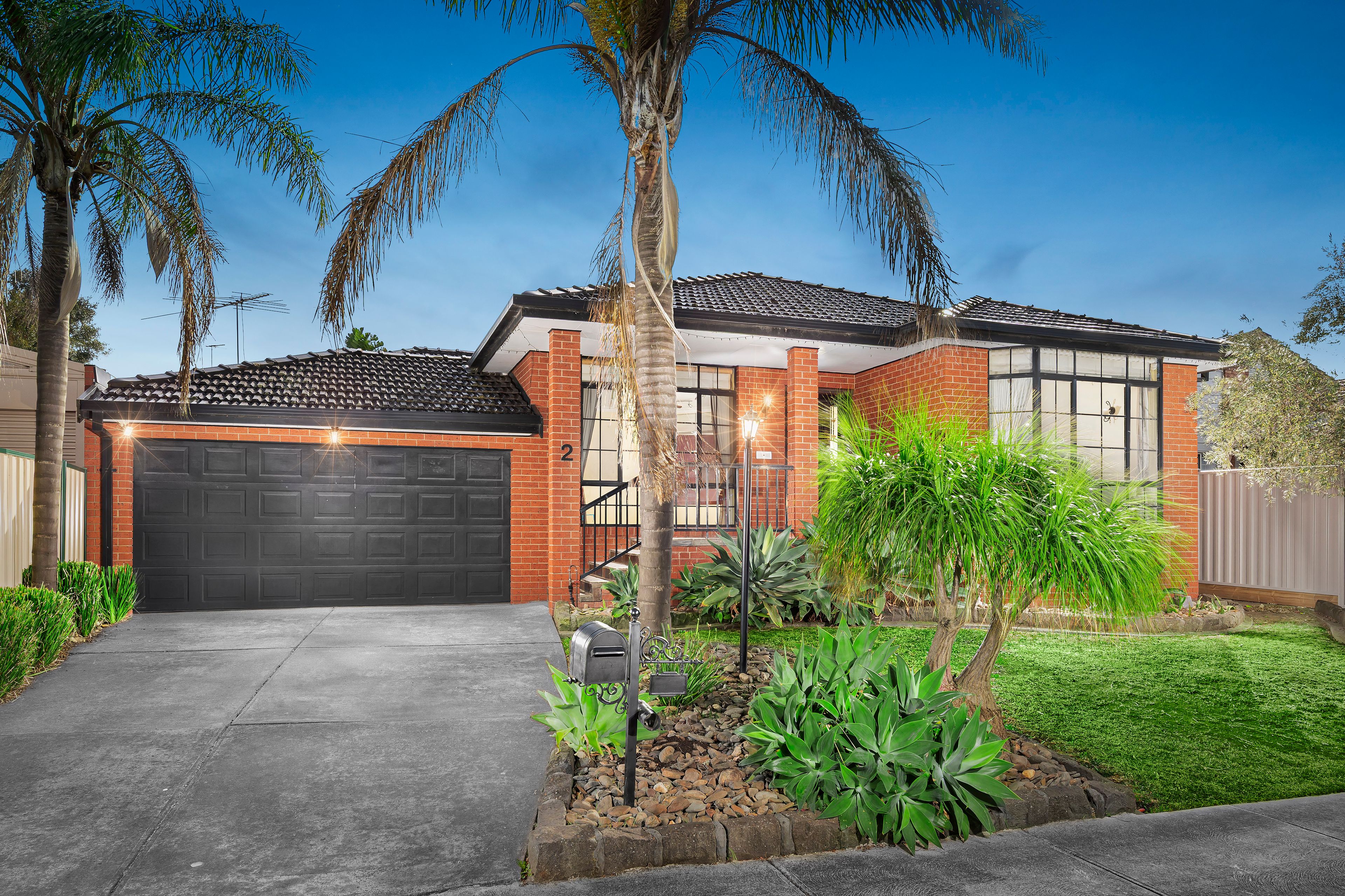 2 Silverthorn Court, Mill Park VIC 3082