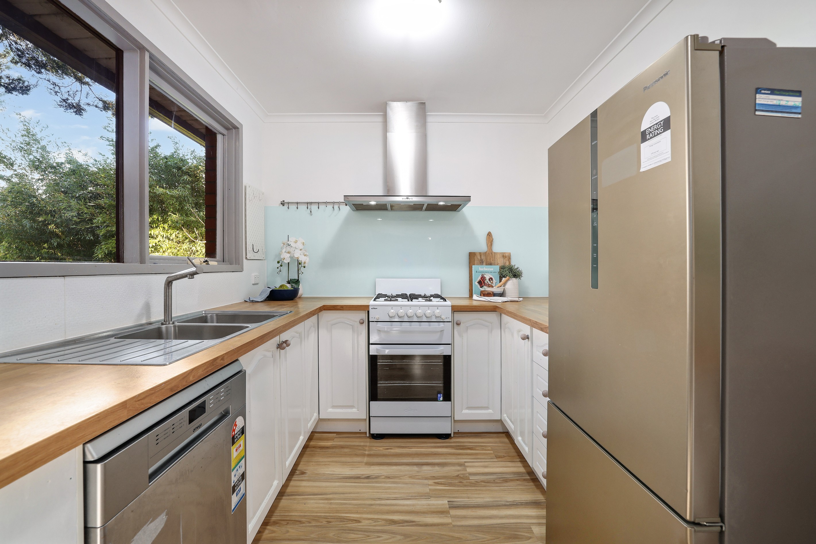 15 Helen Road, Ferntree Gully, VIC 3156