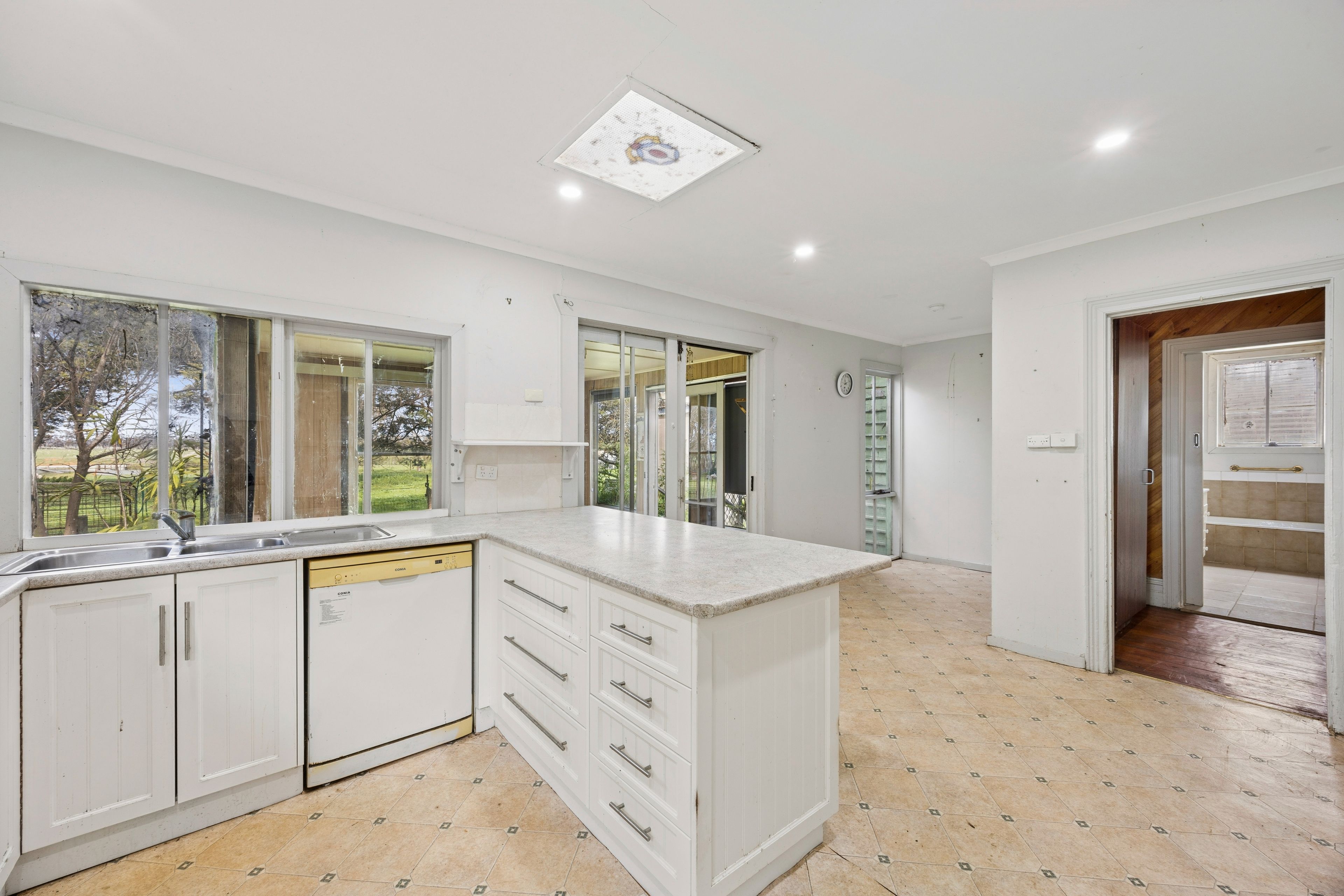 16 Camperdown-lismore Road — photo 3 of 13