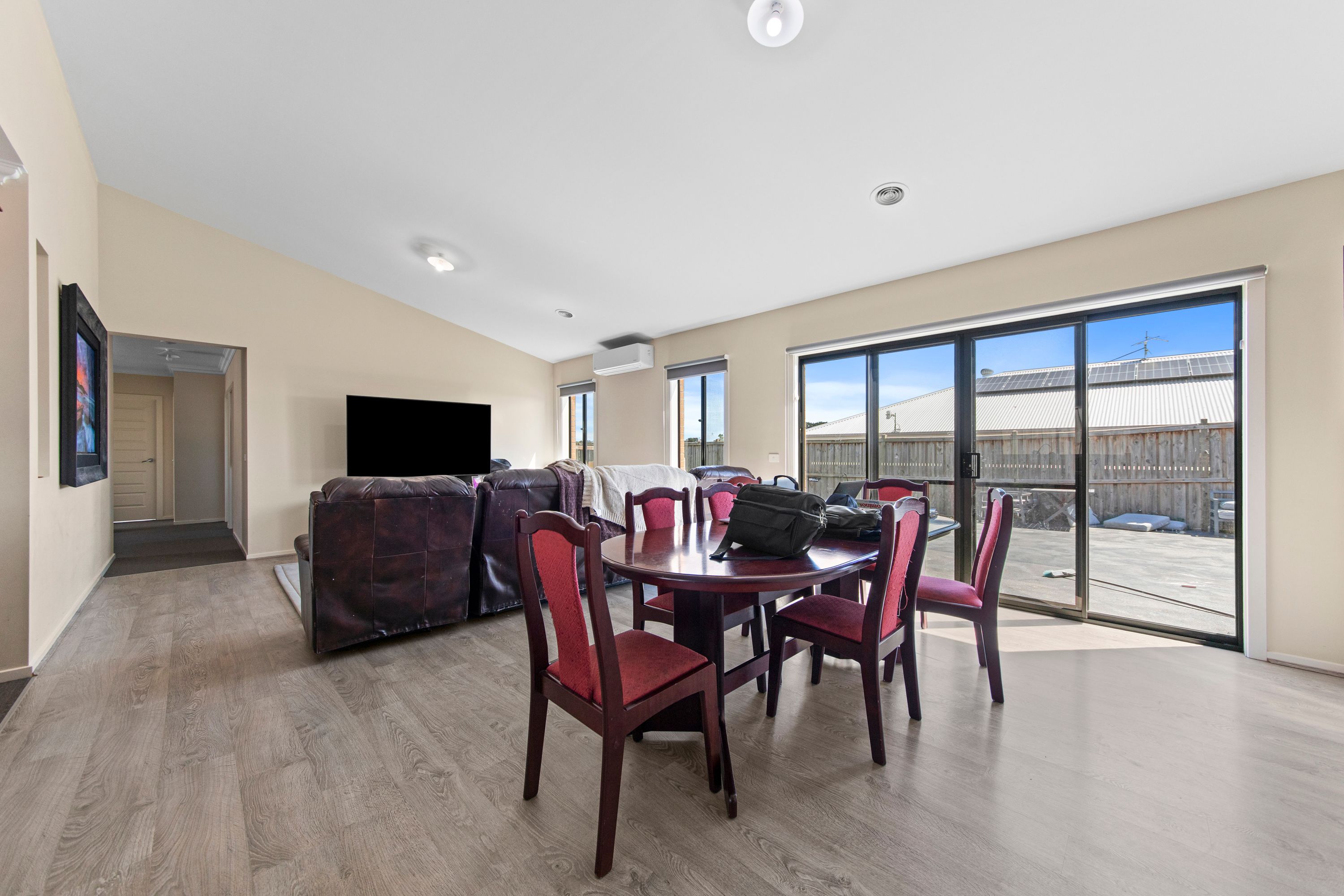 8 Holly Street — photo 7 of 18
