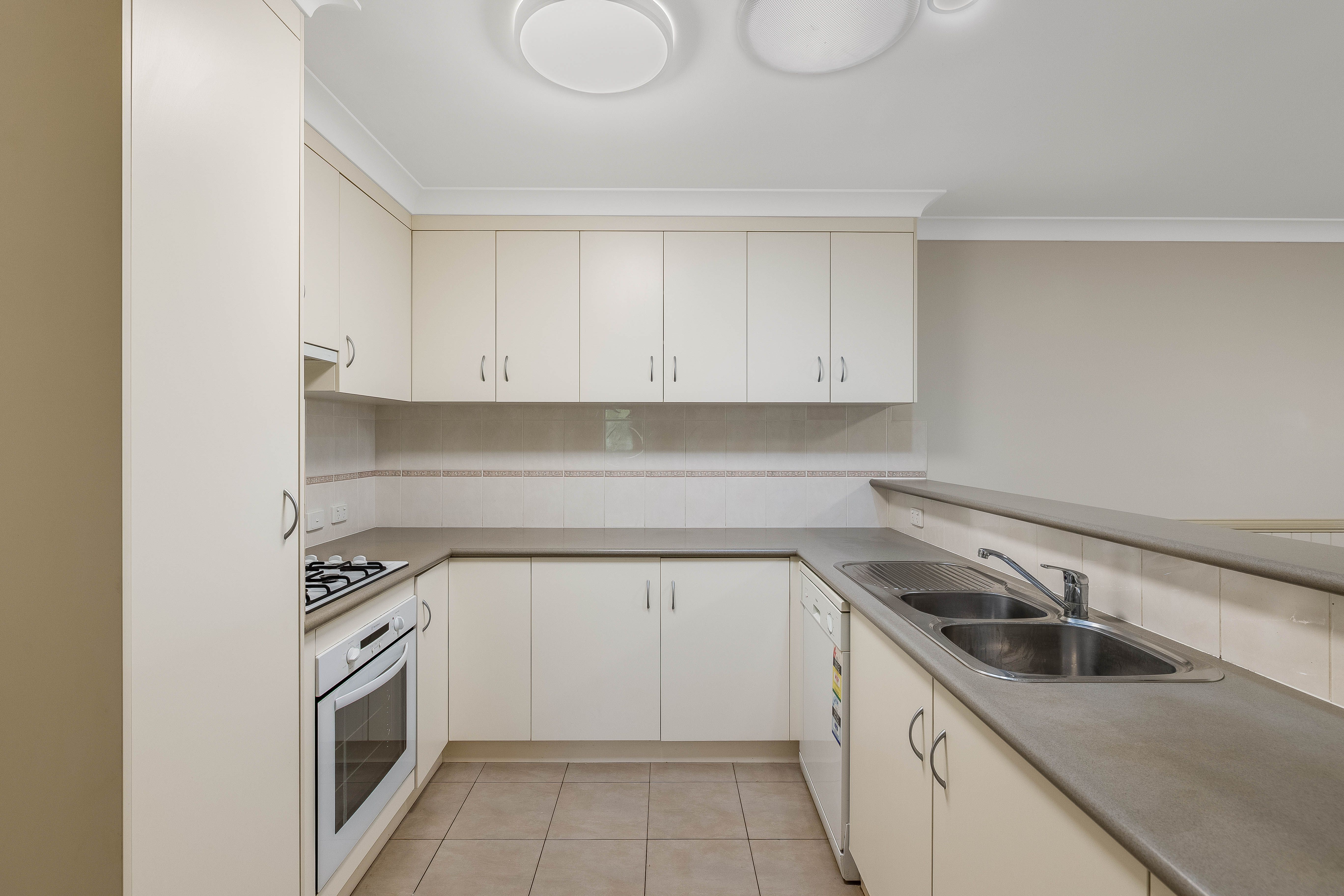 2/22a Spencer Street, Harristown, QLD 4350