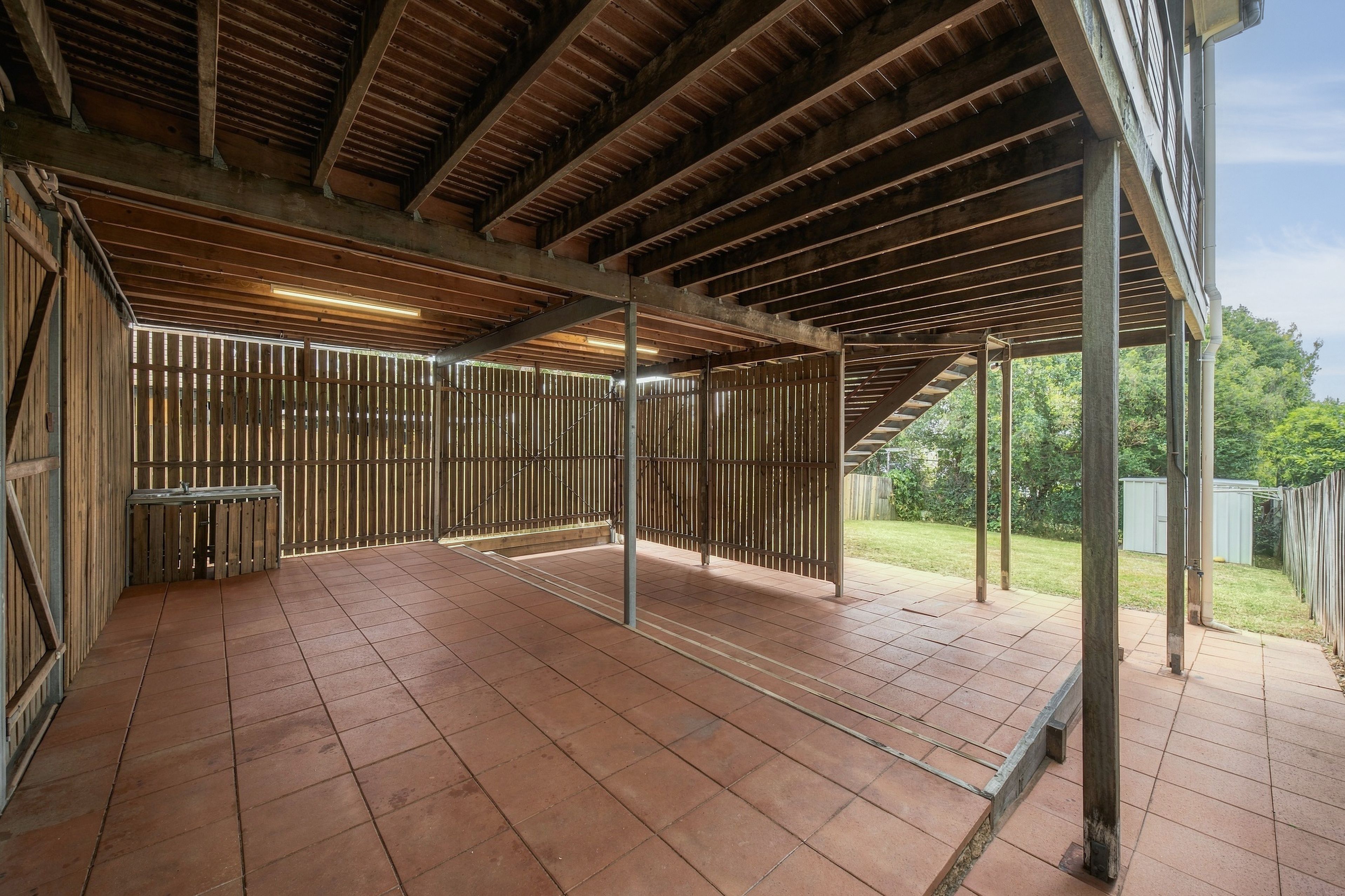 1570 Sandgate Road — photo 13 of 17