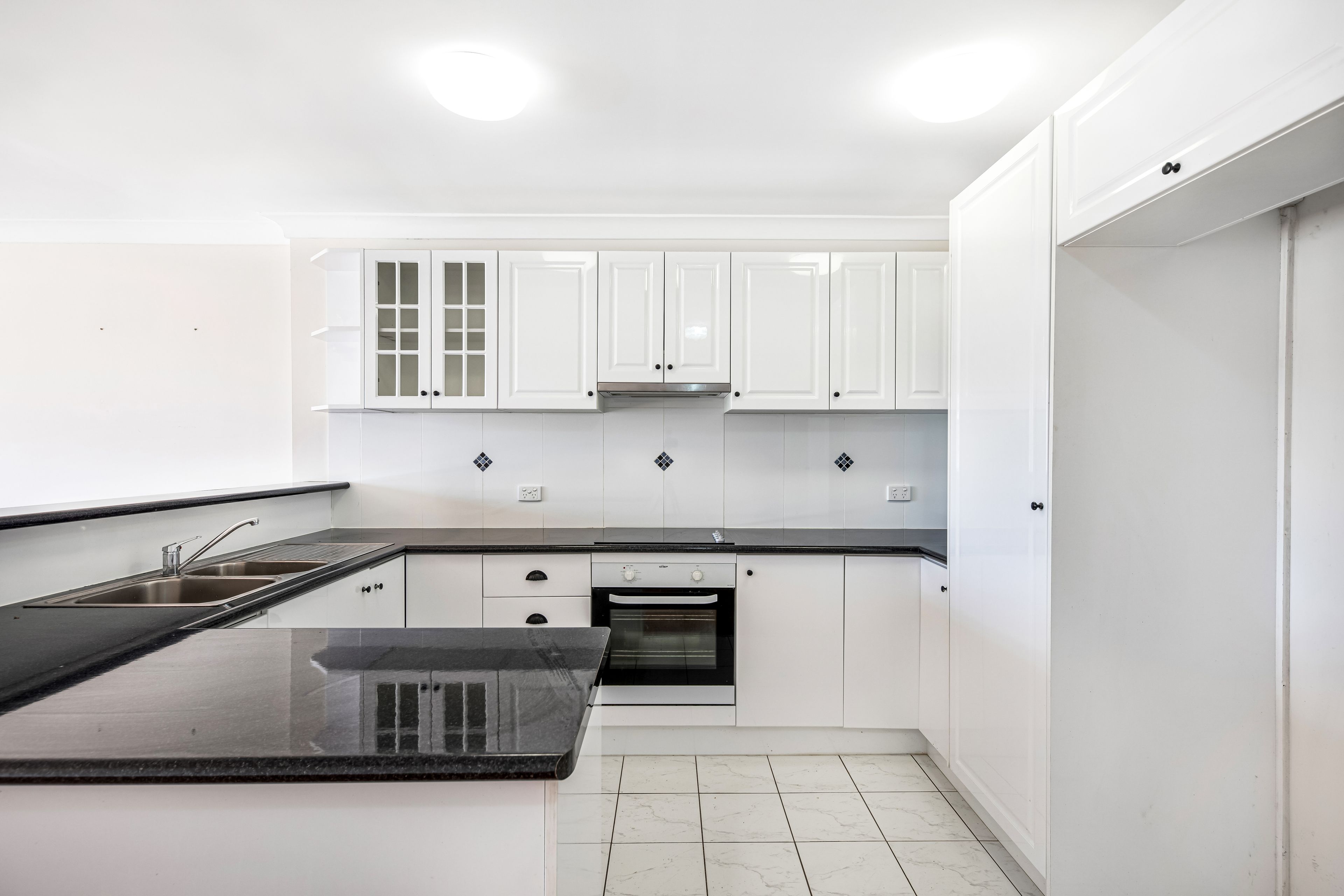 16/45 Bradman Avenue — photo 6 of 14