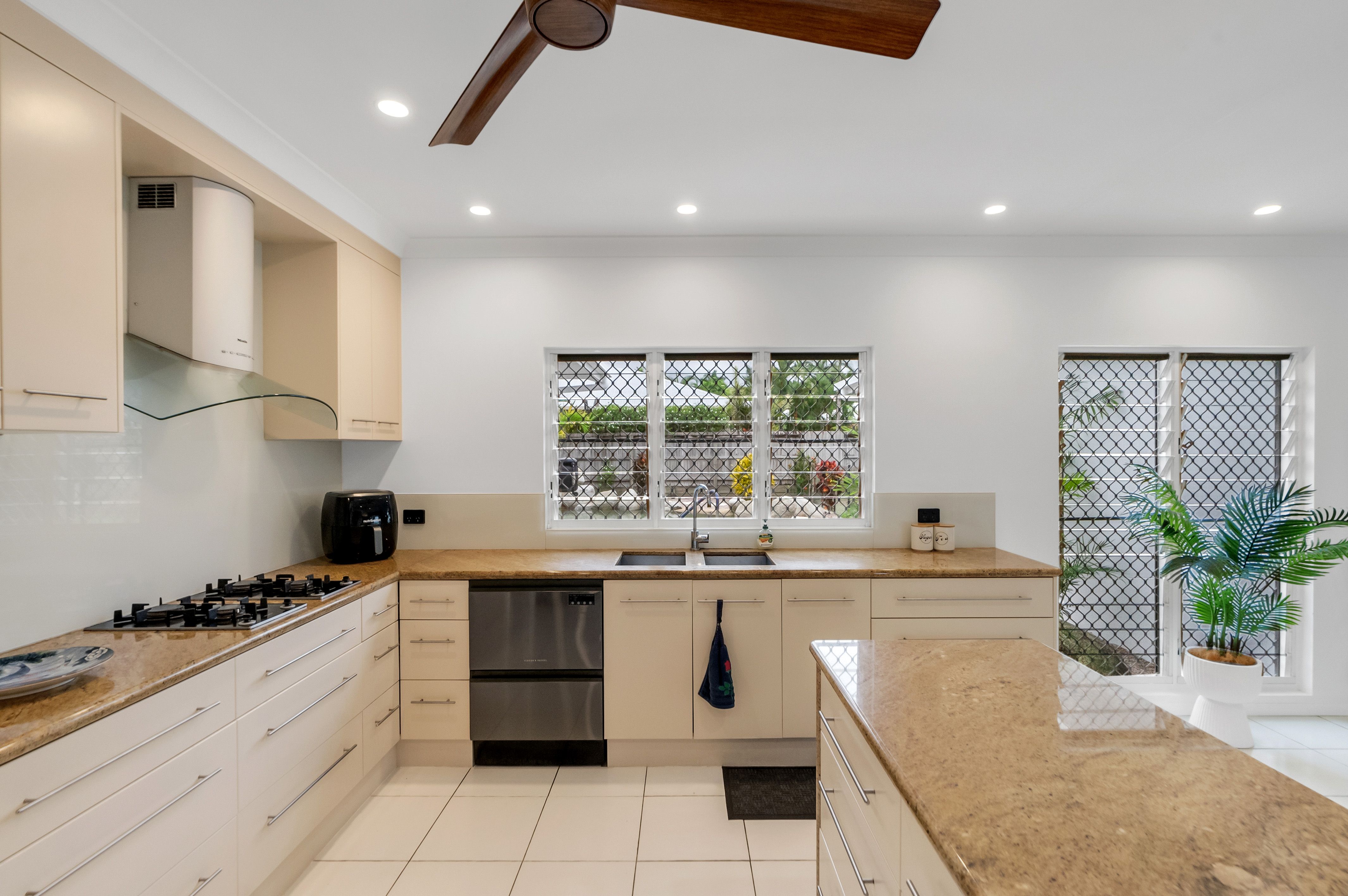 61 Reef Street — photo 12 of 30