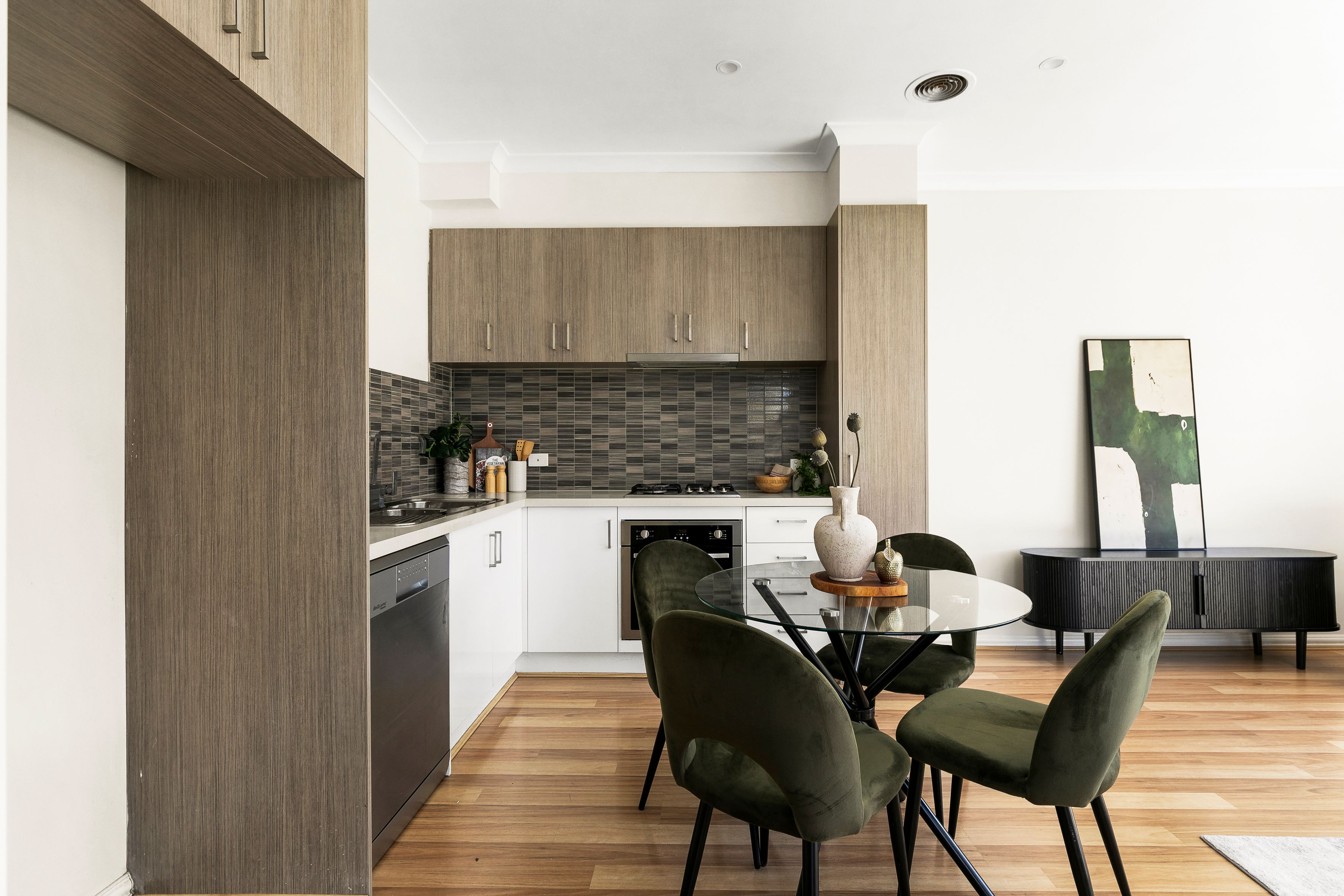 1/7 Tabilk Street — photo 4 of 15