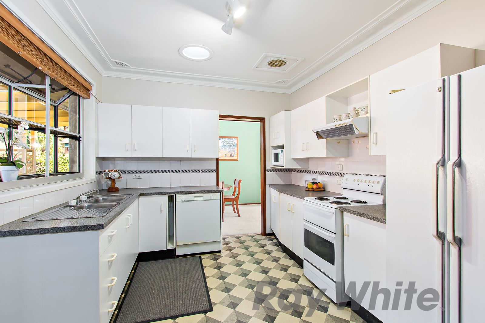 12 Regal Way, Valentine, NSW 2280